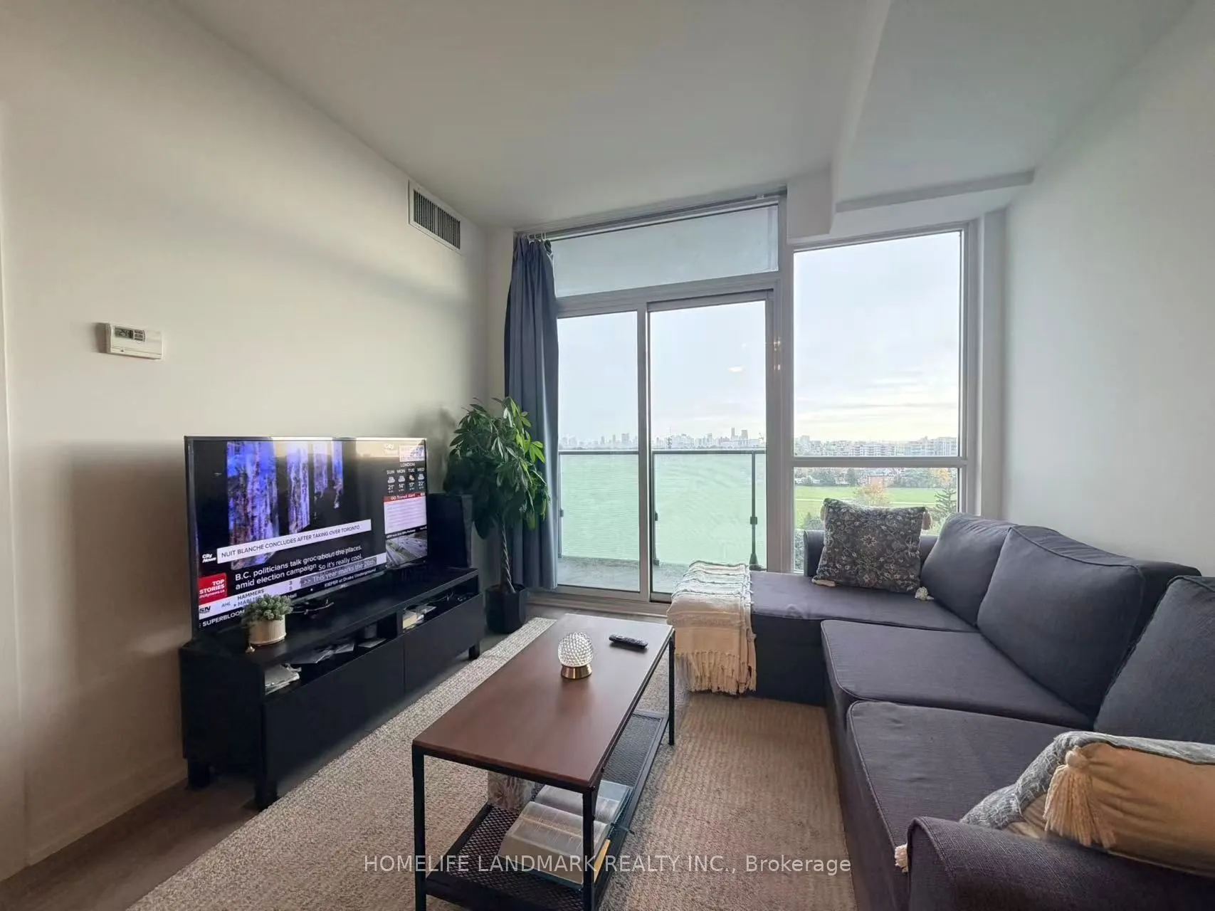 10 De Boers Drive #906