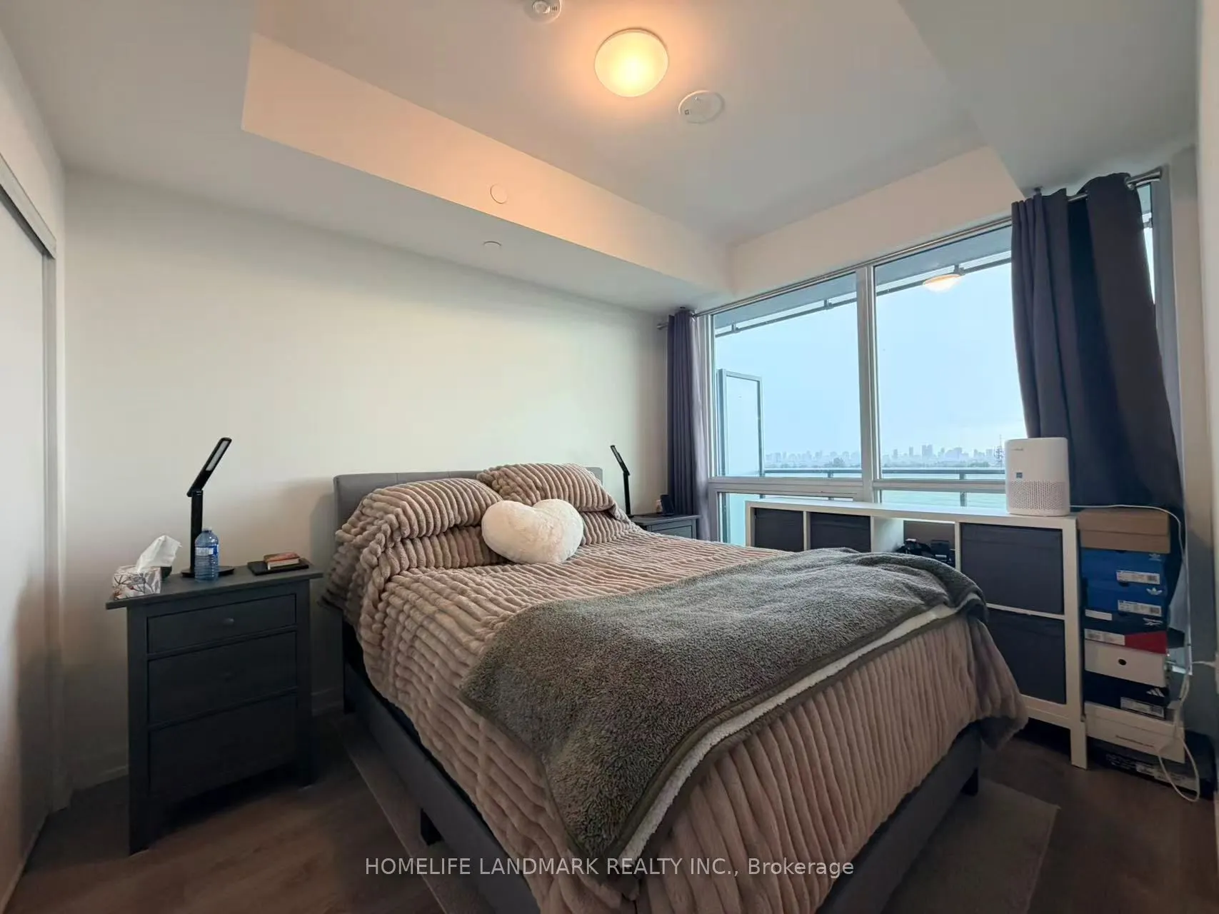 10 De Boers Drive #906