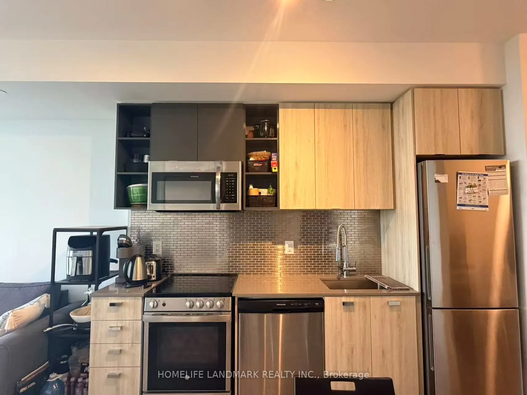 10 De Boers Drive #906