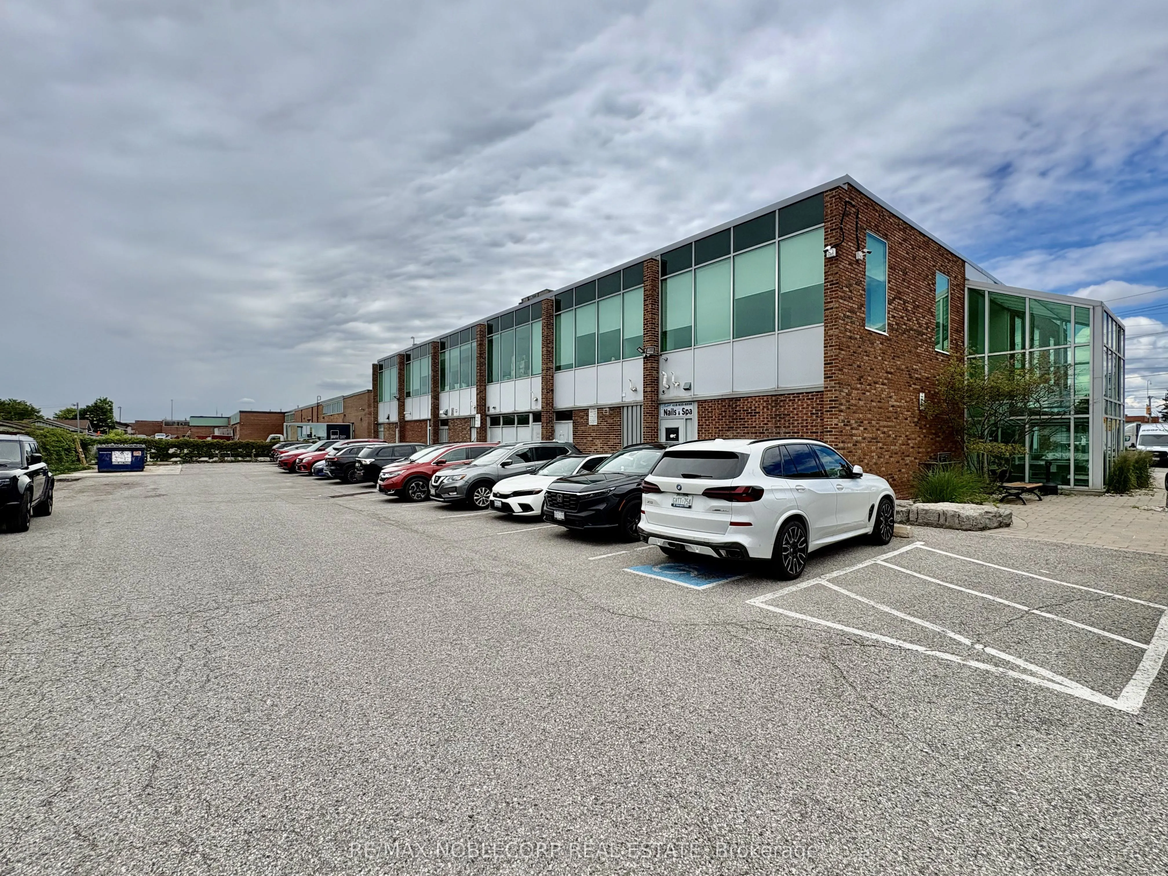 4105 Steeles Avenue W