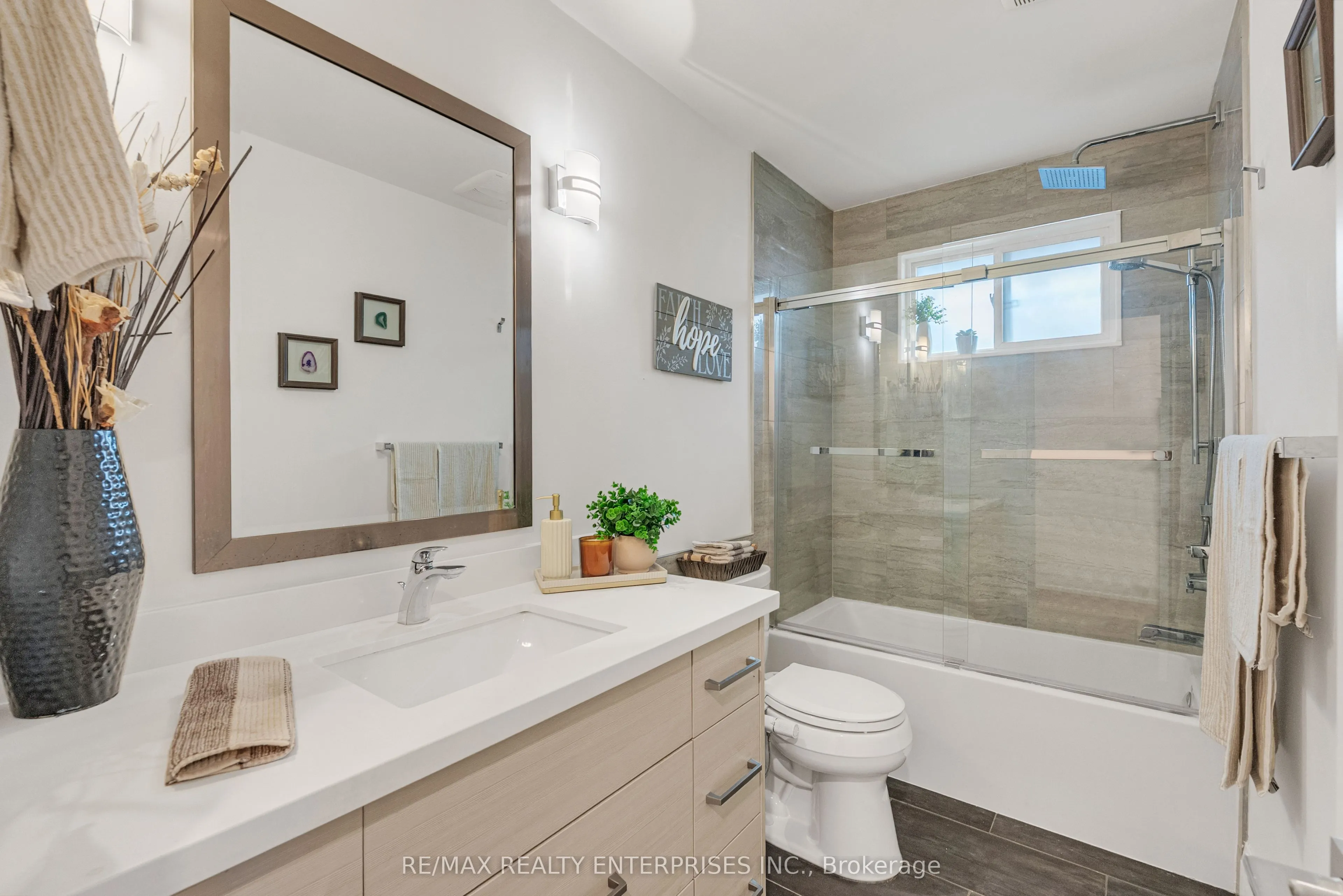 2223 Belfast Crescent