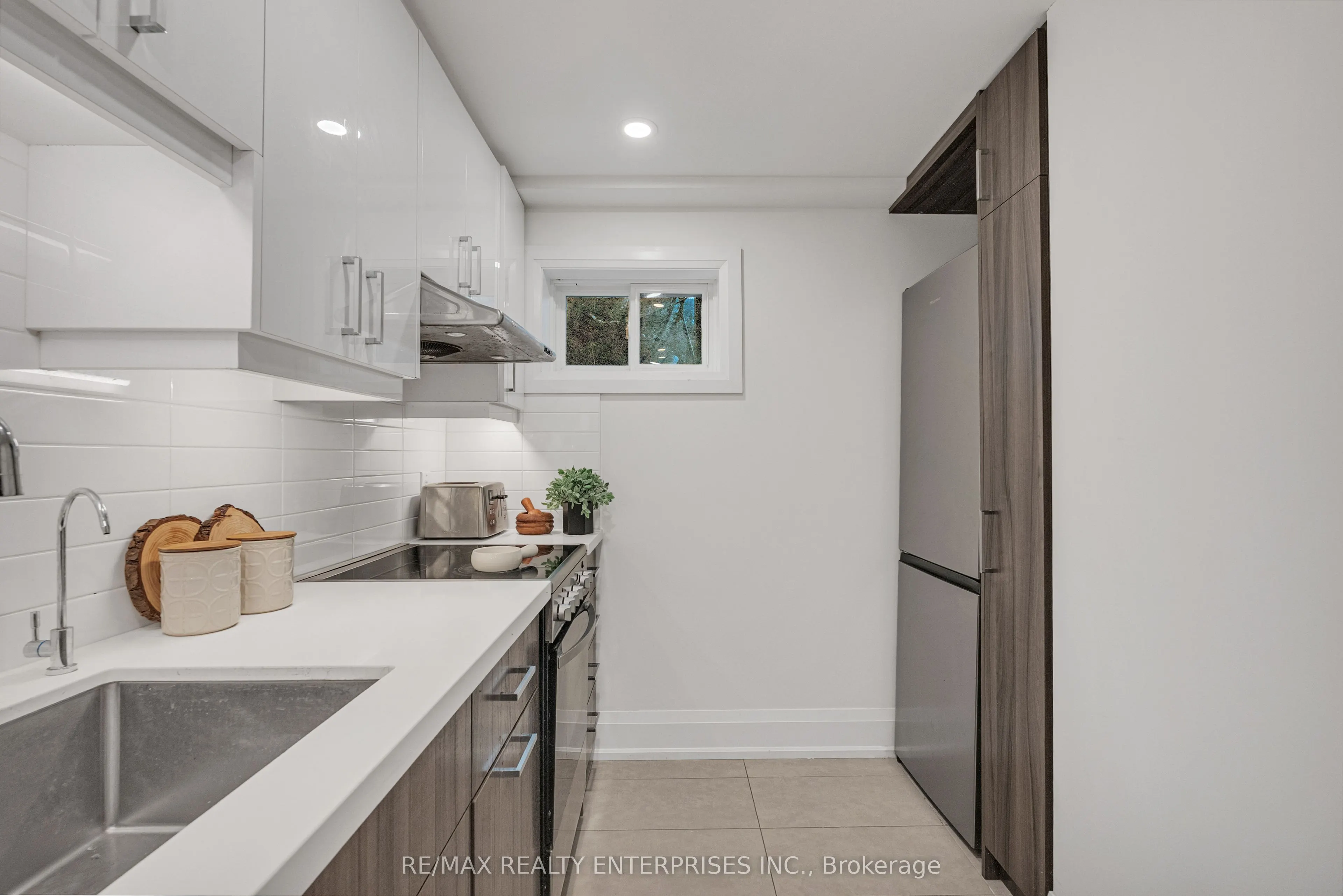 2223 Belfast Crescent