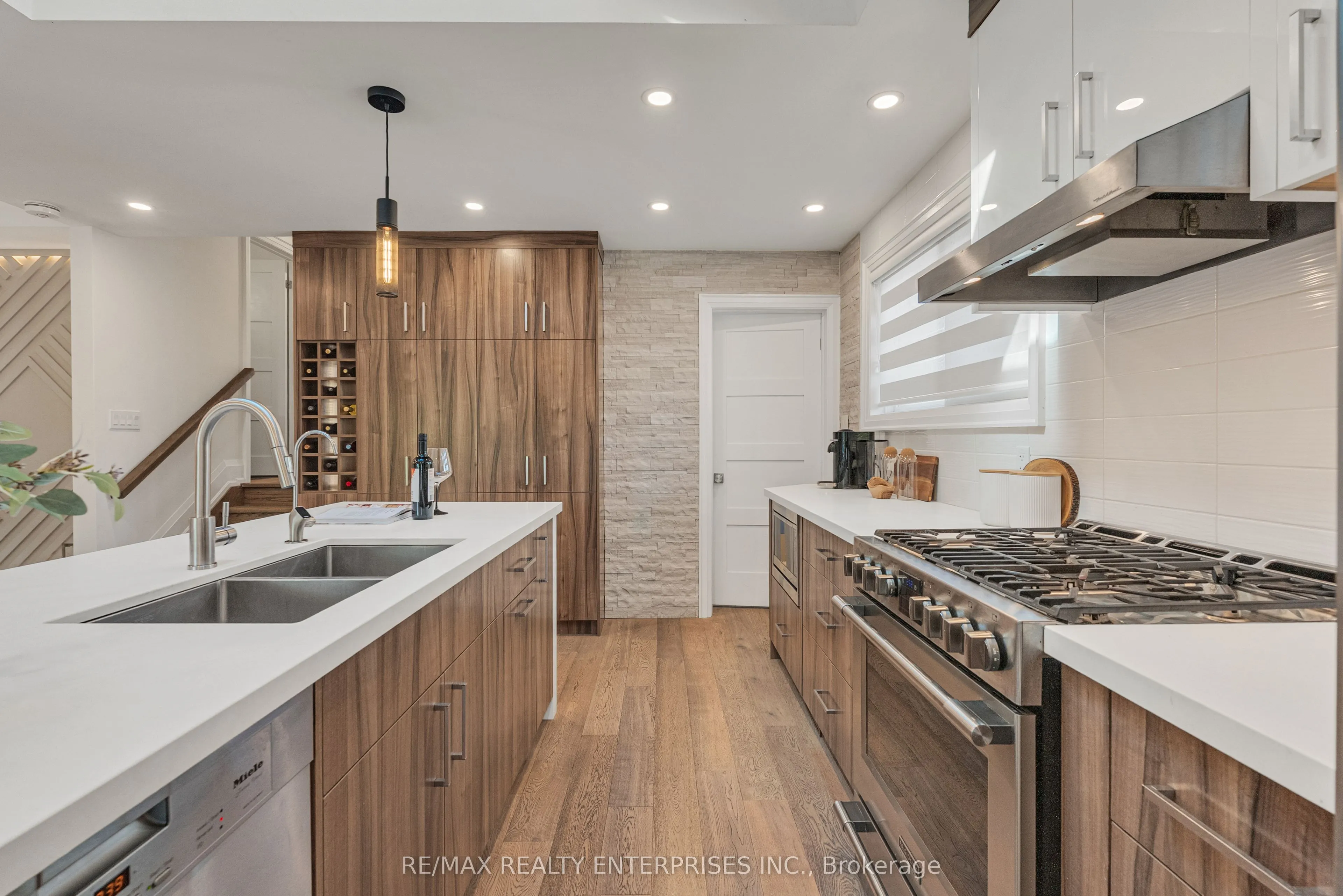 2223 Belfast Crescent