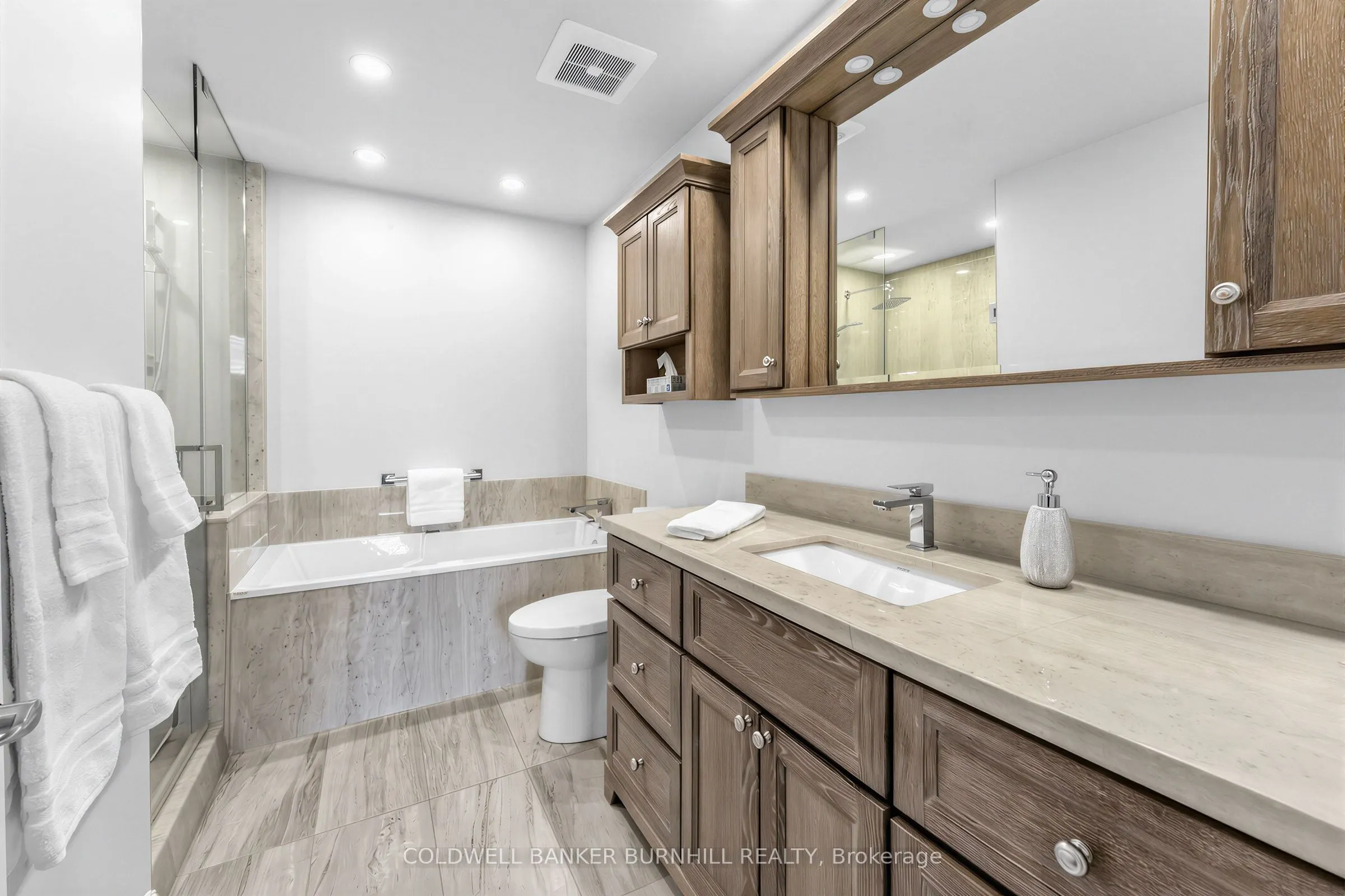 1477 Lakeshore Road #PH1