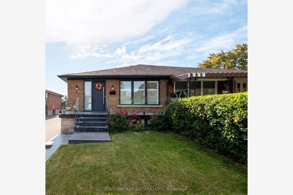 1633 Coram Crescent