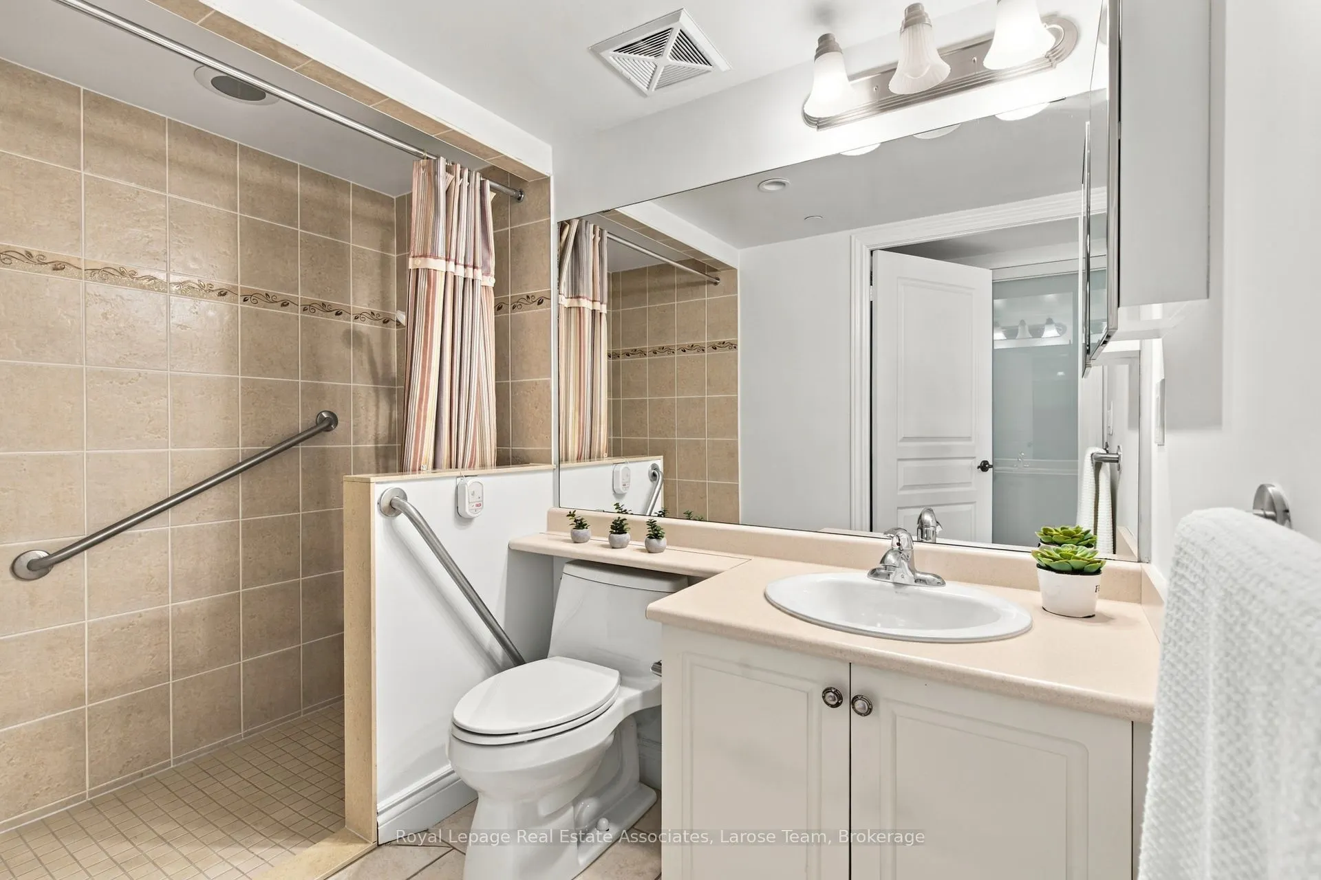 3 Marine Parade Drive #1402