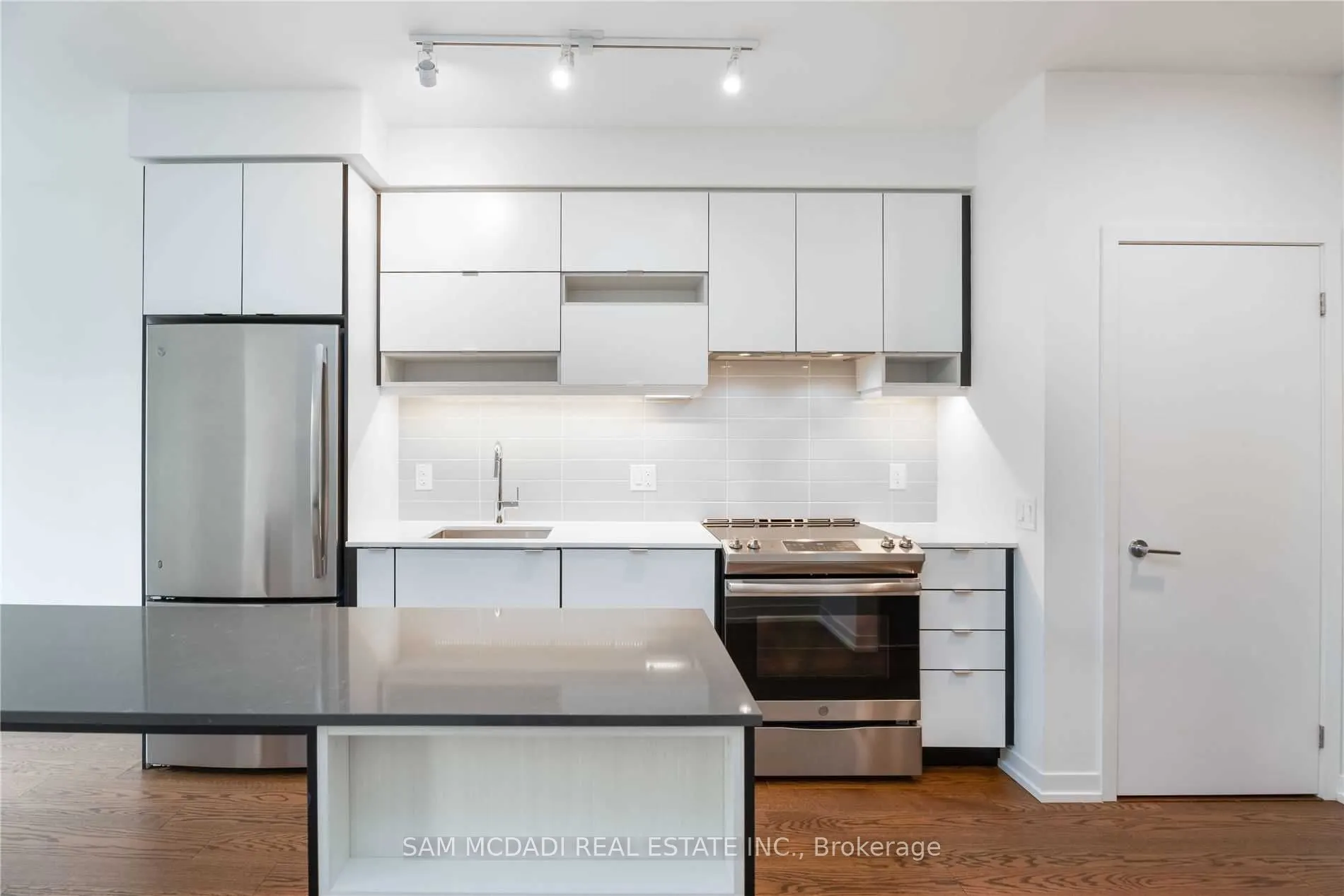 4065 Confederation Parkway #514