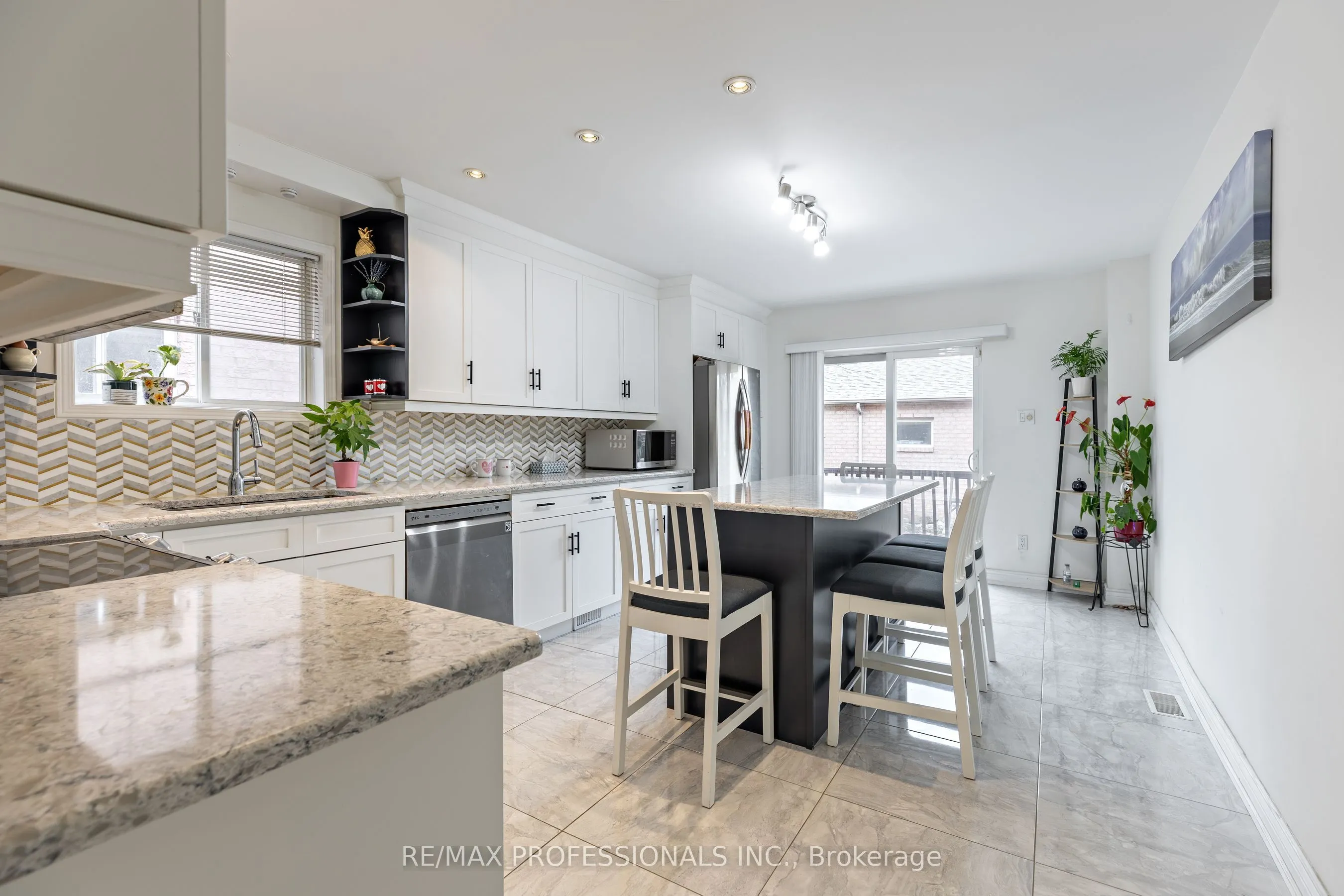 7 Mulock Avenue