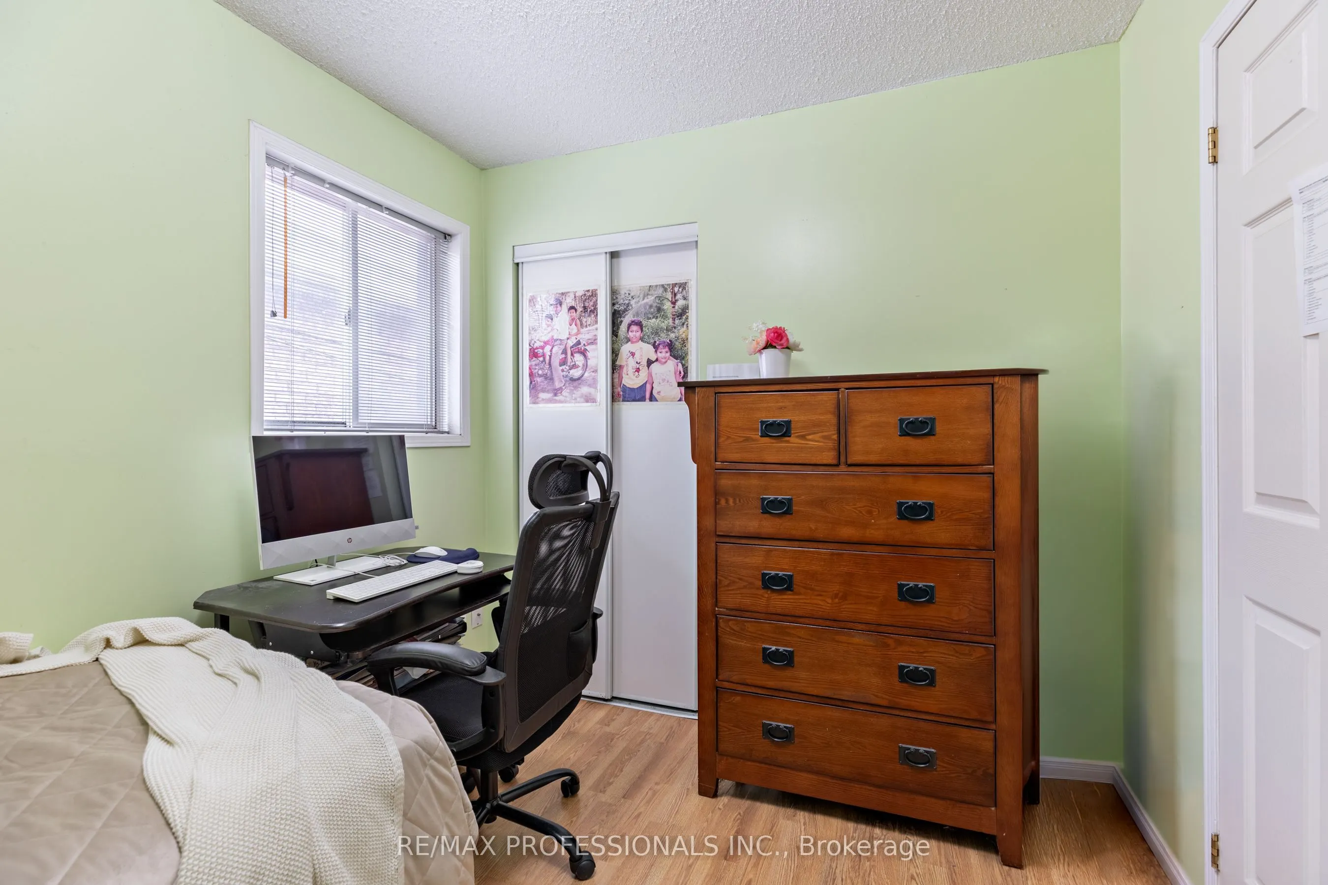 7 Mulock Avenue