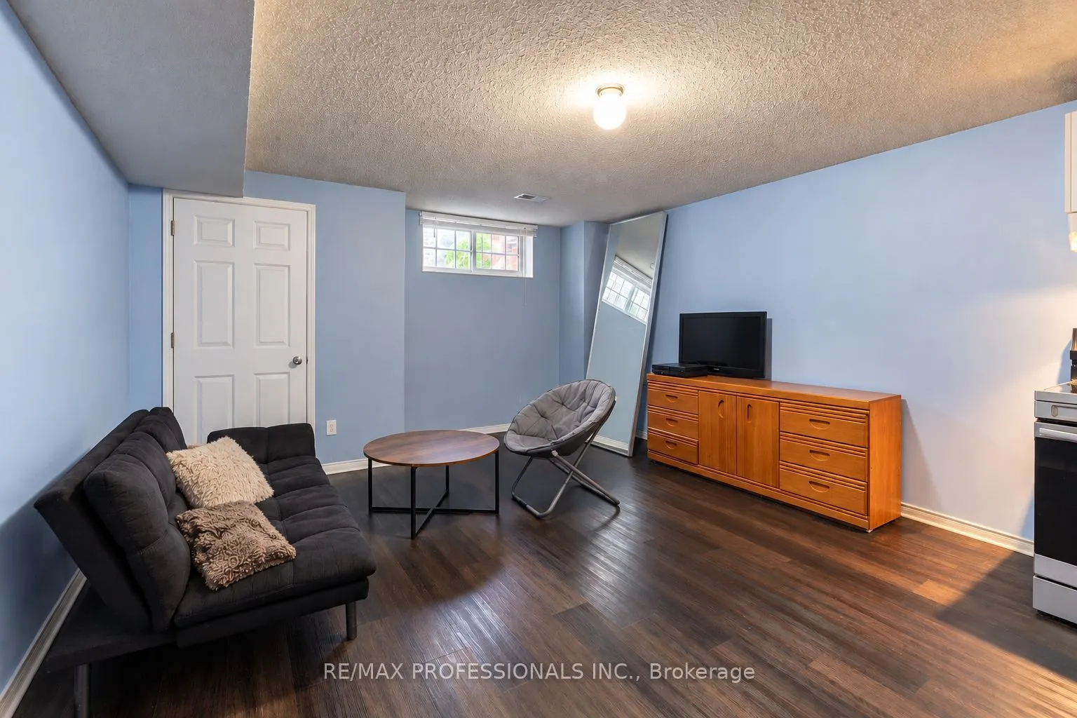 7 Mulock Avenue