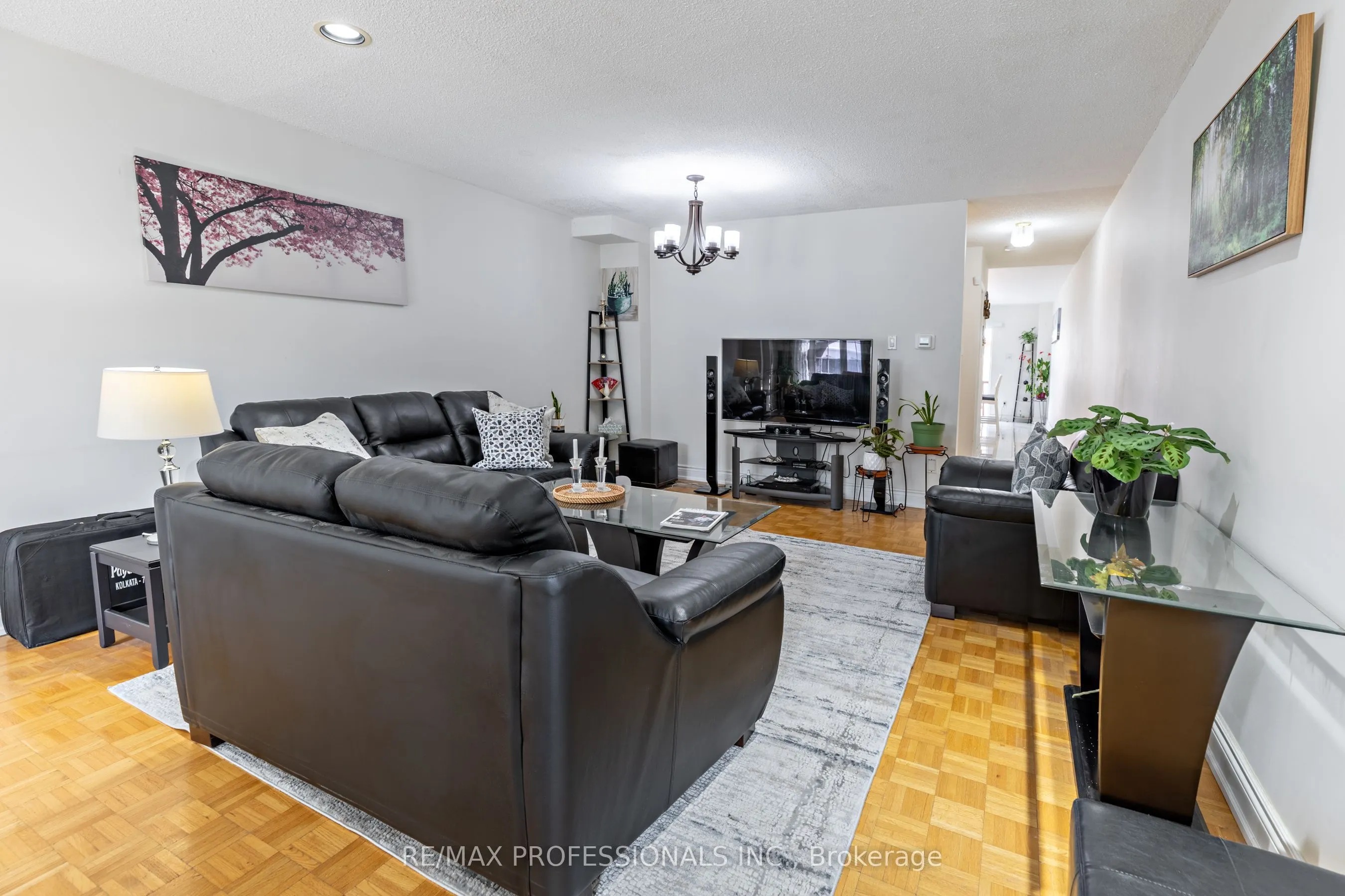 7 Mulock Avenue
