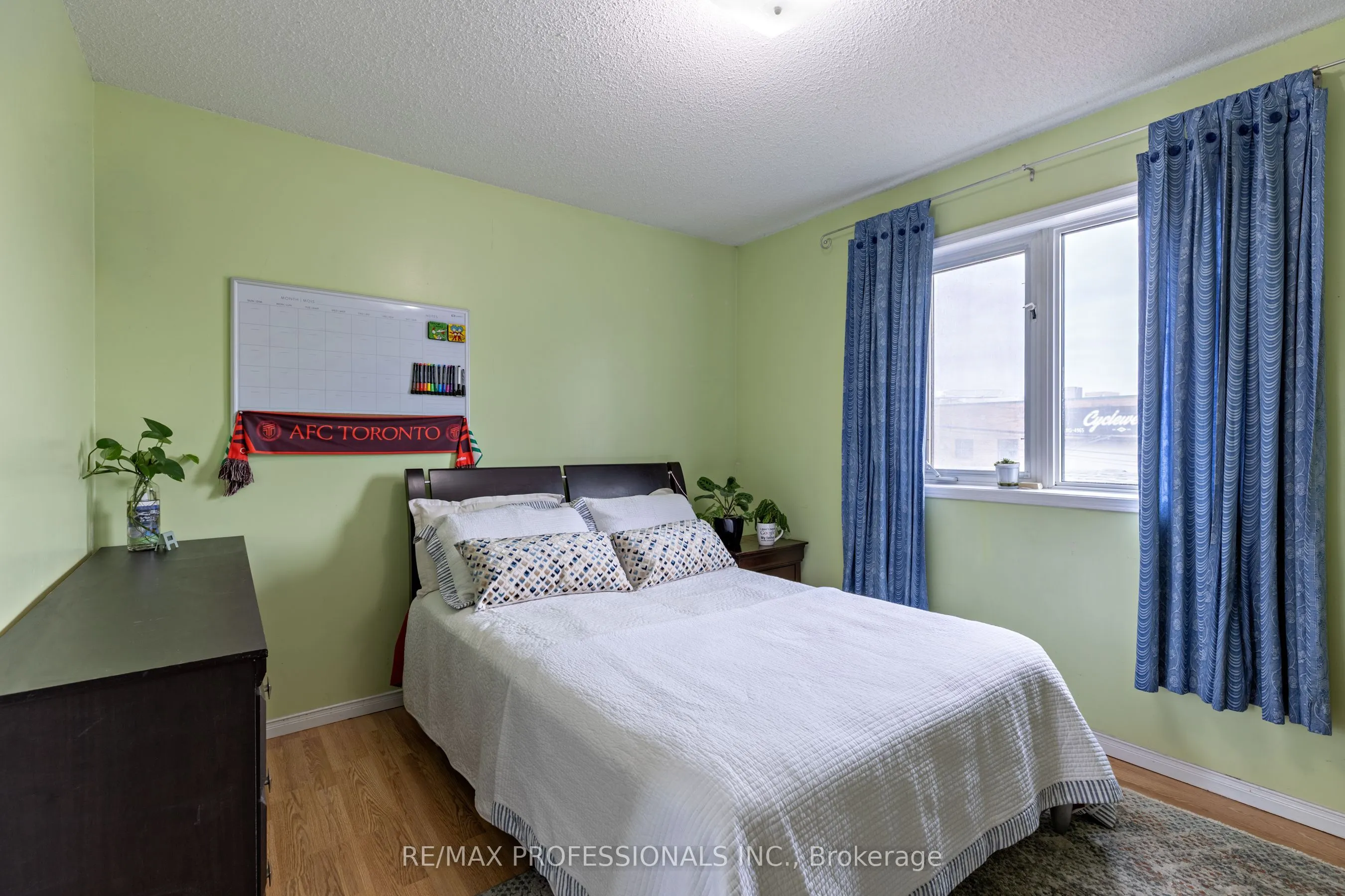 7 Mulock Avenue