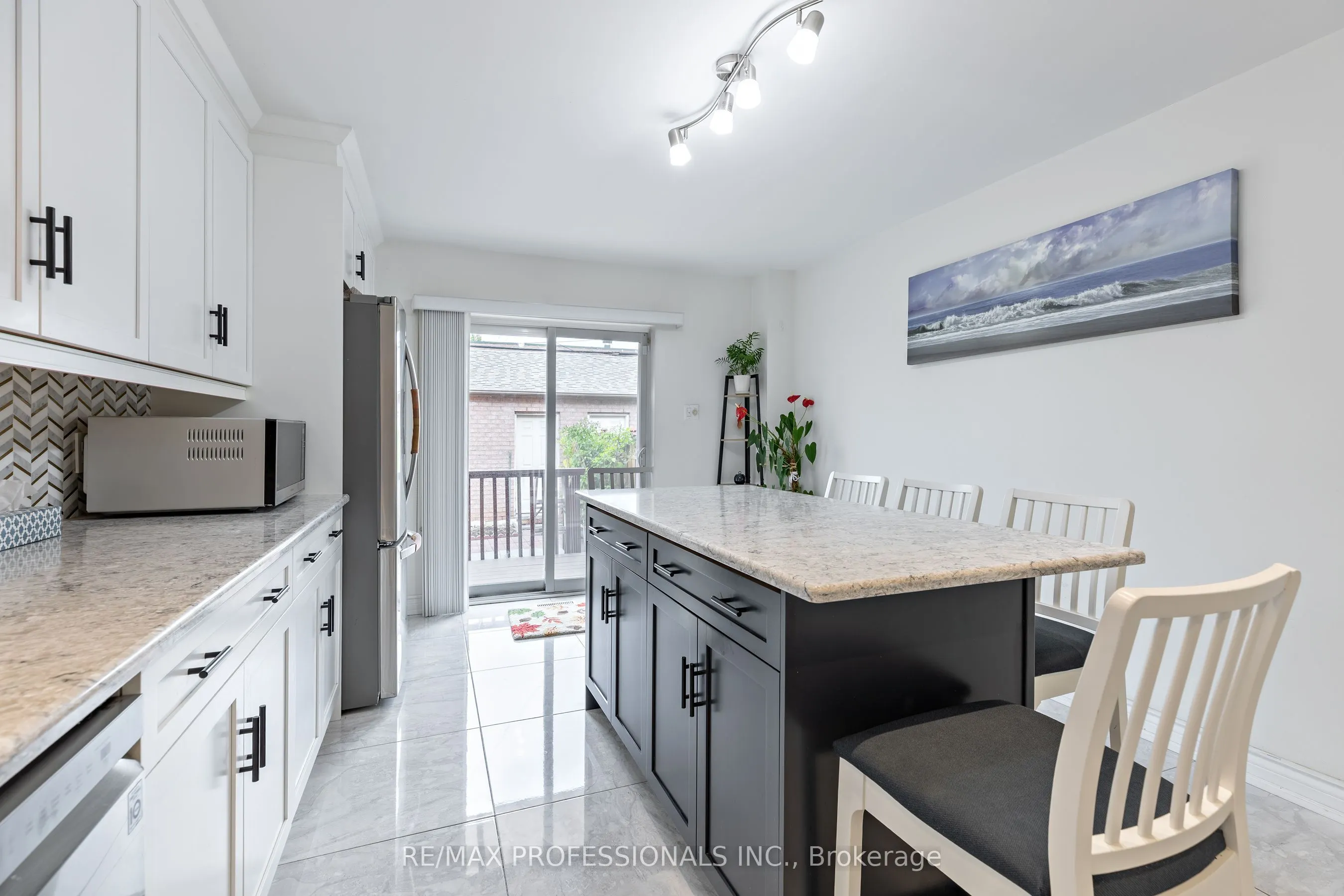 7 Mulock Avenue