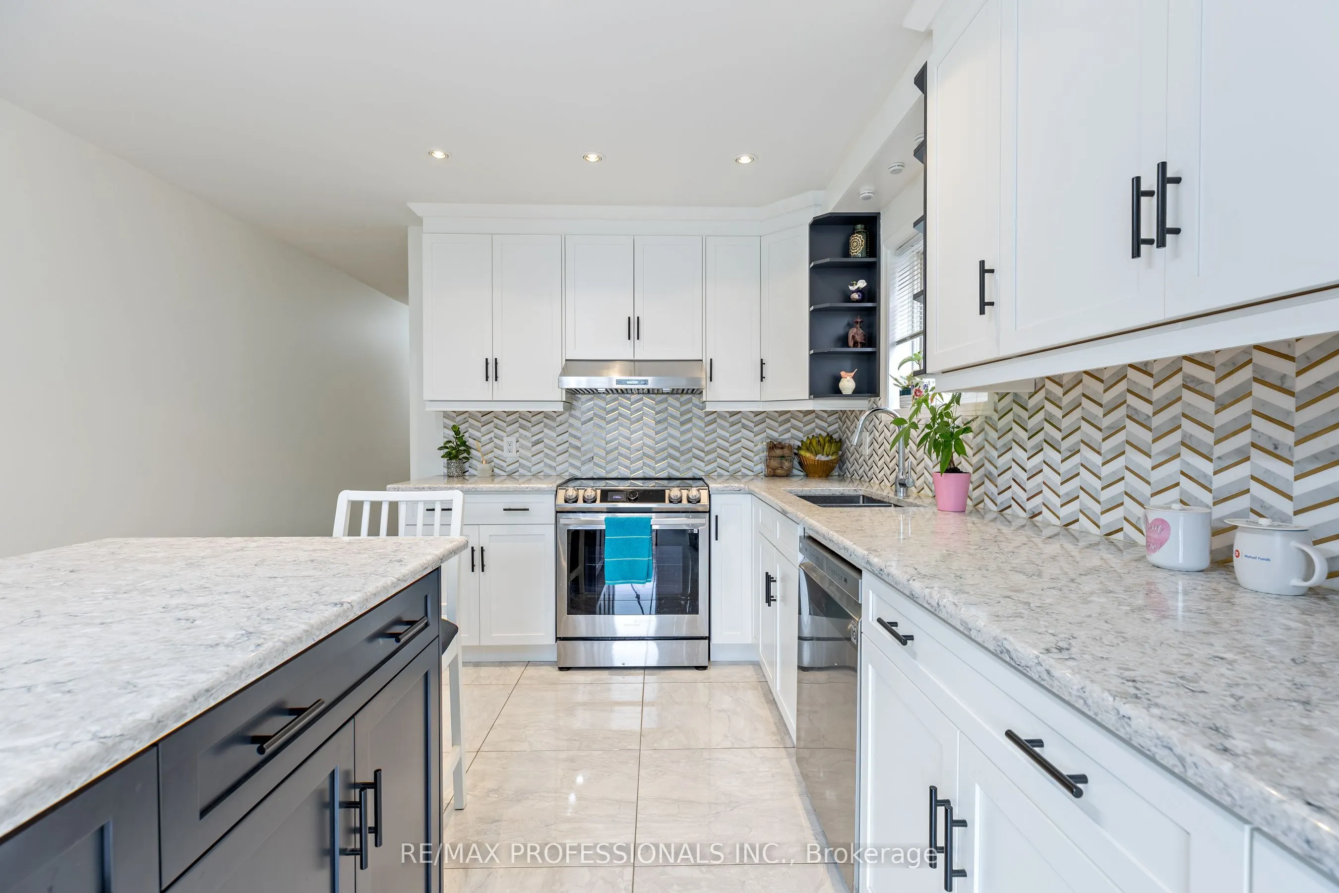 7 Mulock Avenue