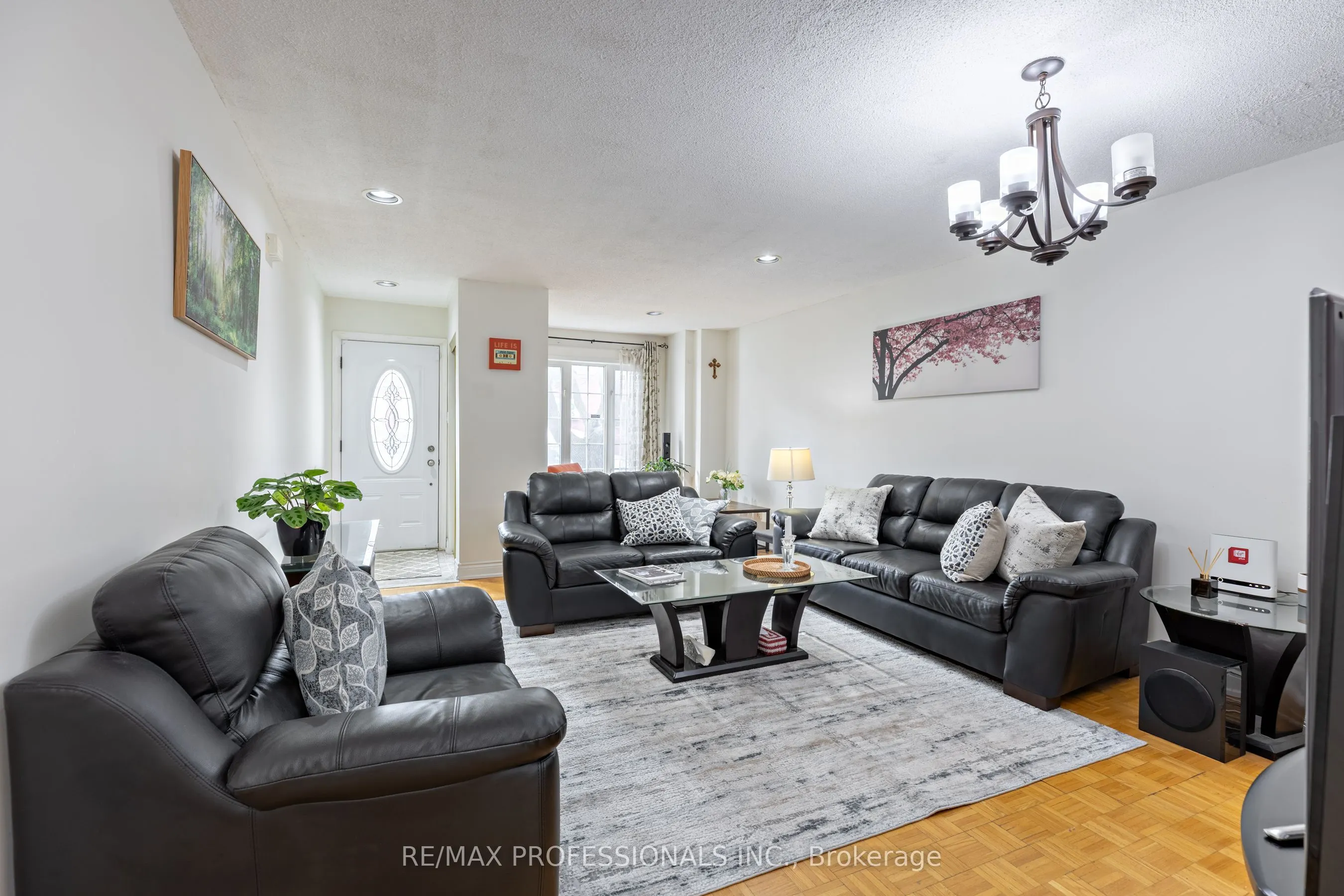 7 Mulock Avenue