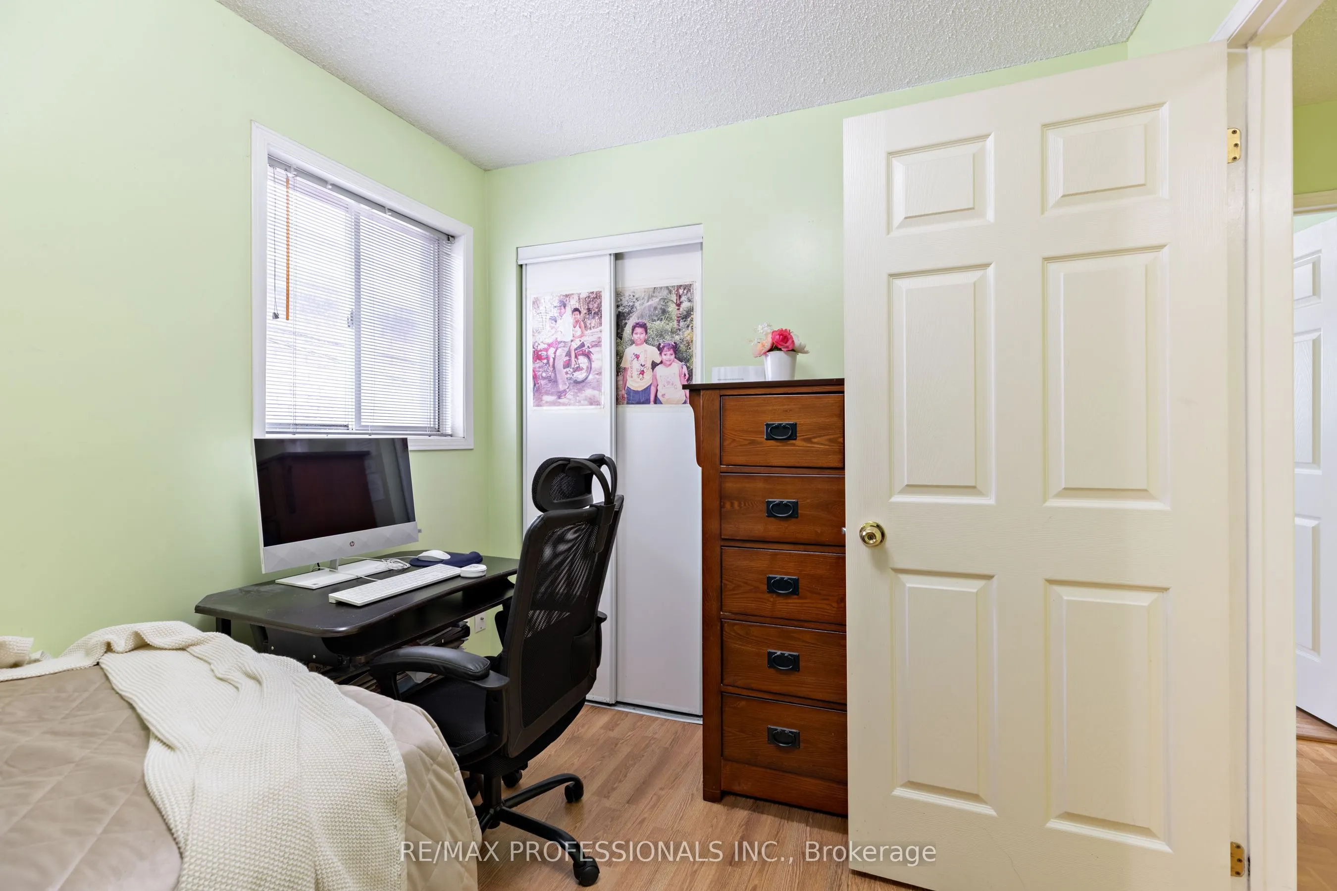 7 Mulock Avenue