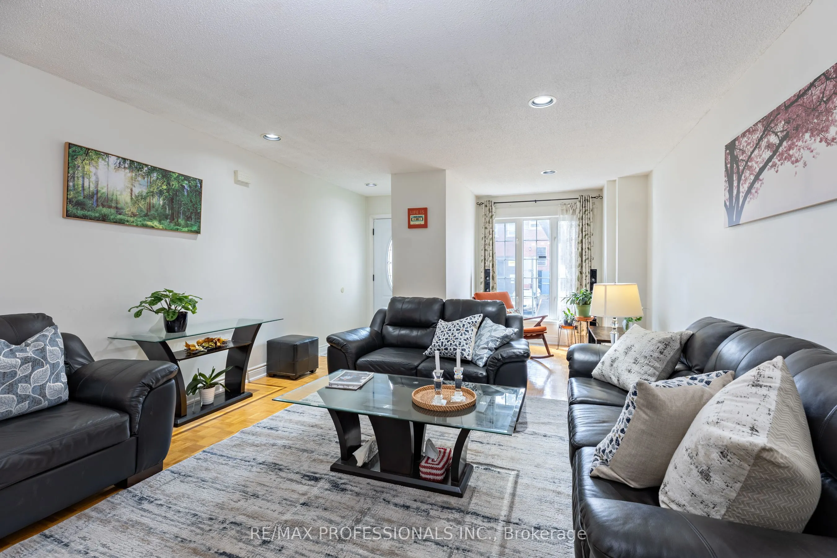 7 Mulock Avenue