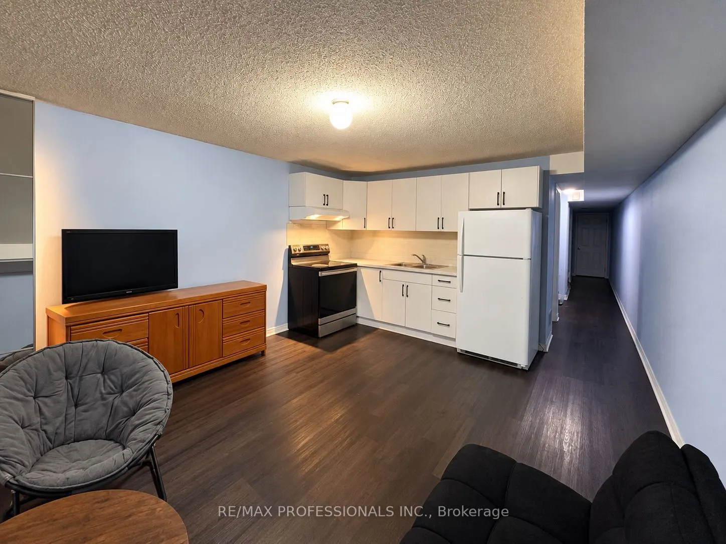 7 Mulock Avenue