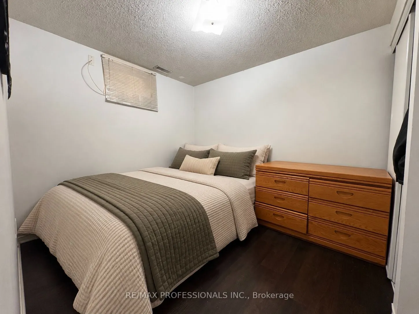 7 Mulock Avenue