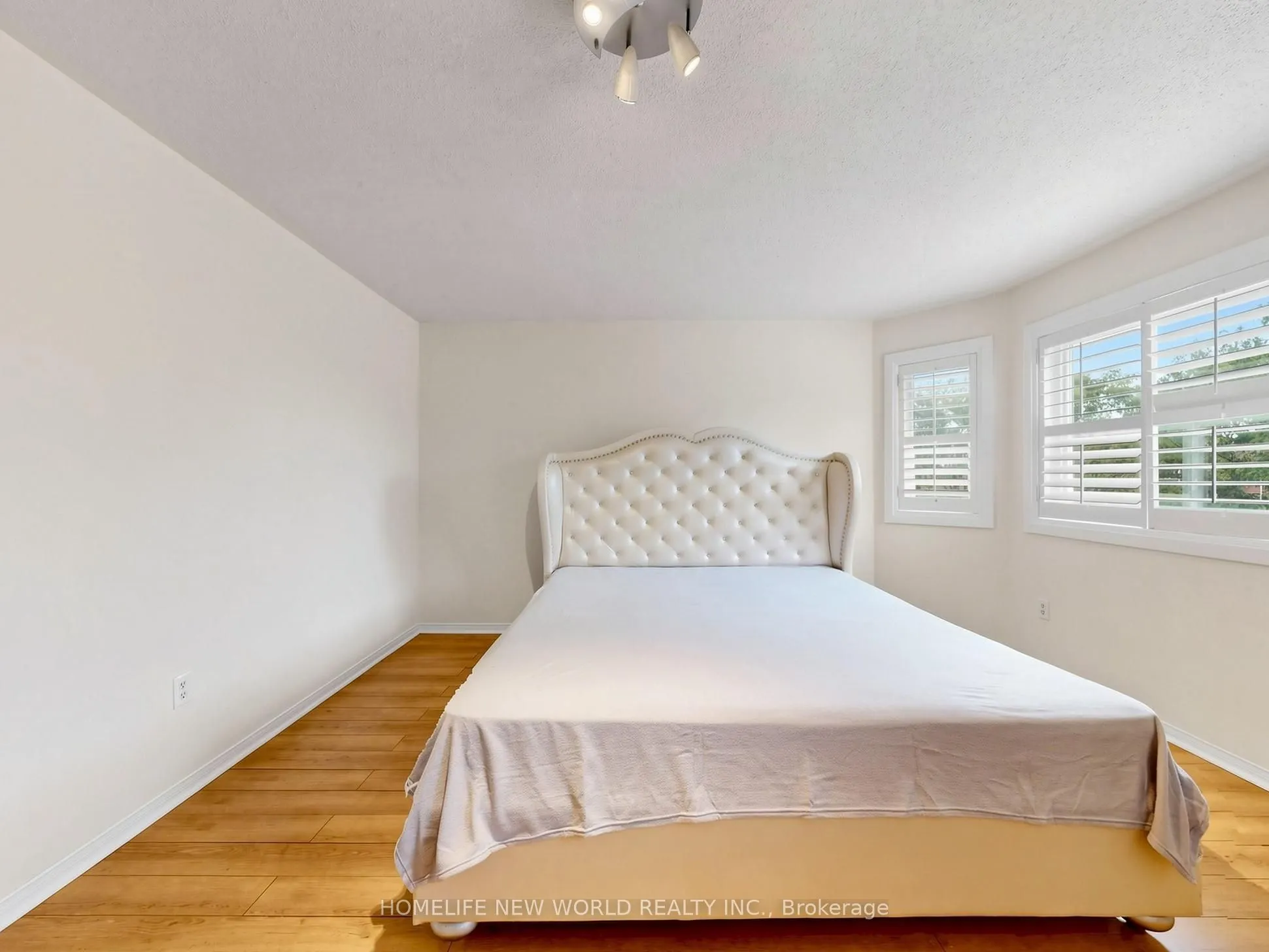 20 Arjay Trail