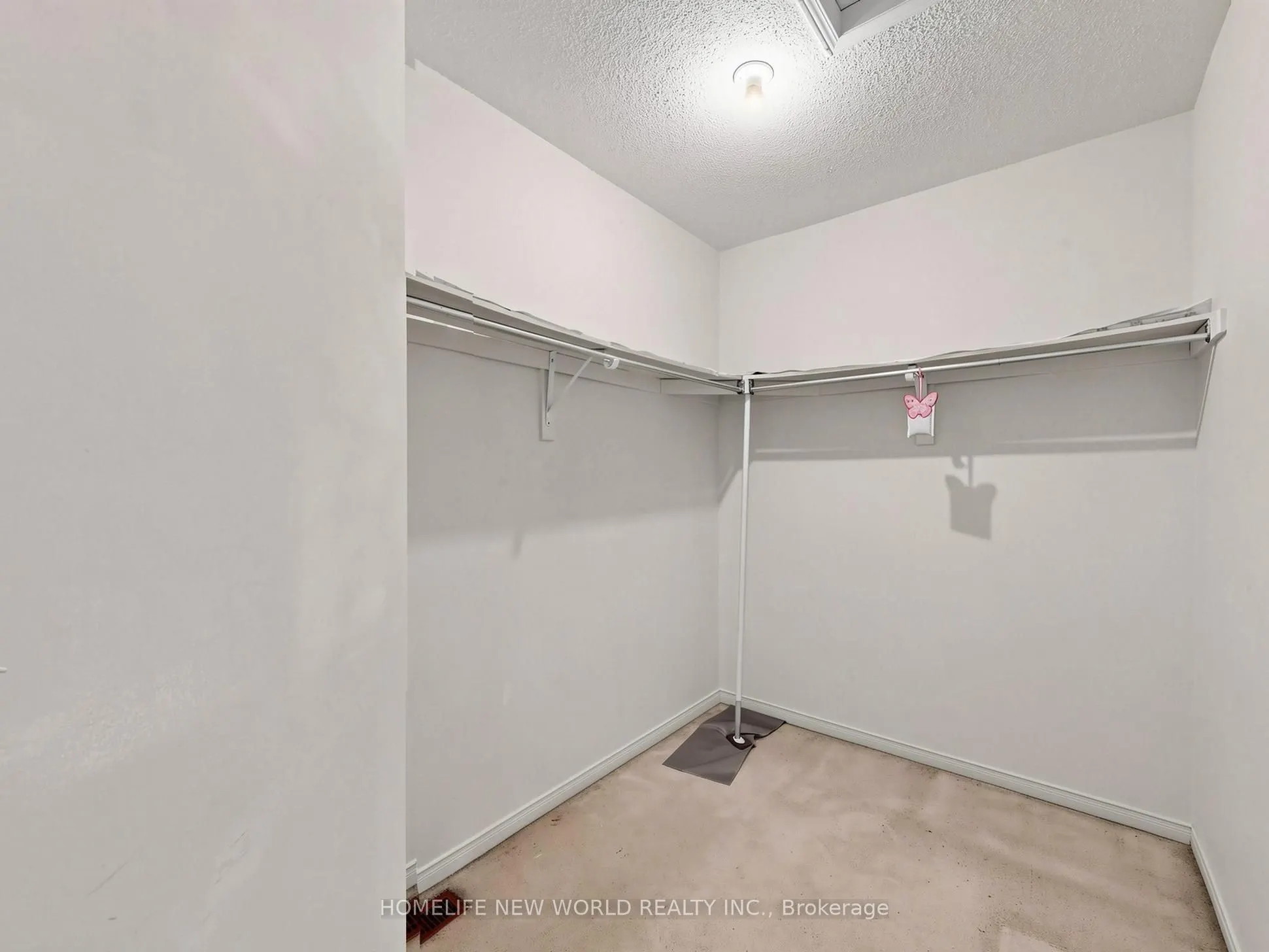 20 Arjay Trail