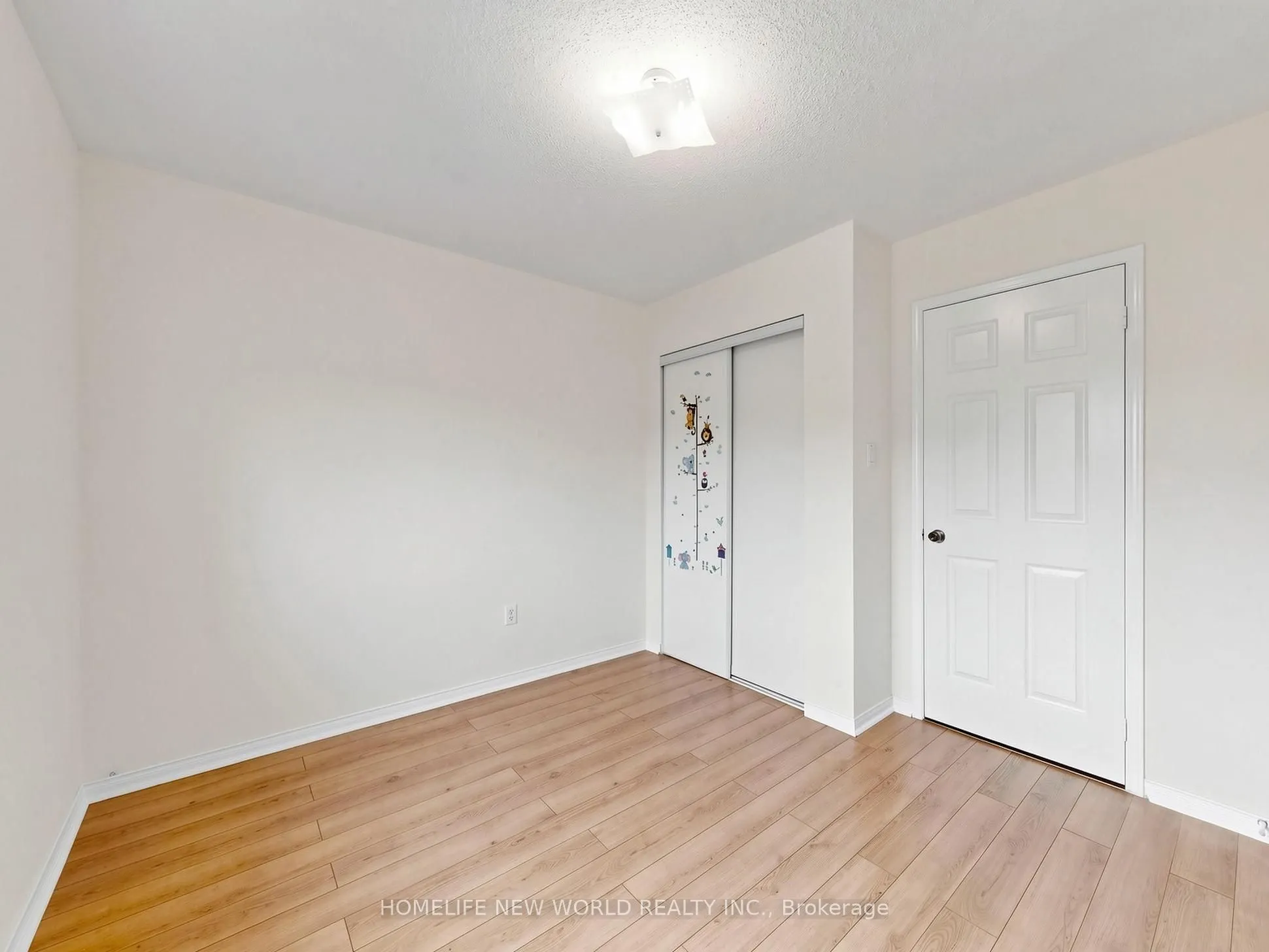20 Arjay Trail