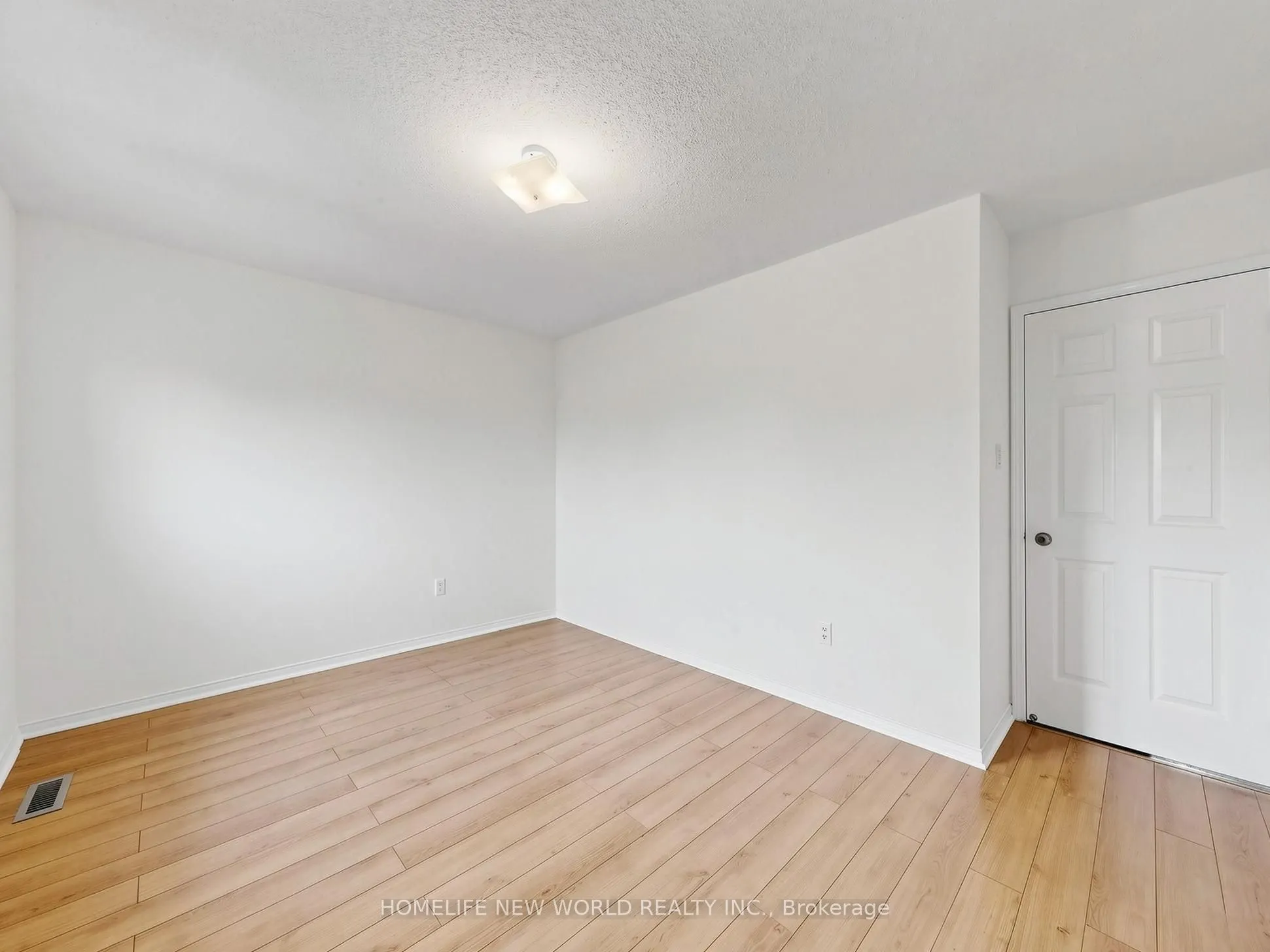 20 Arjay Trail