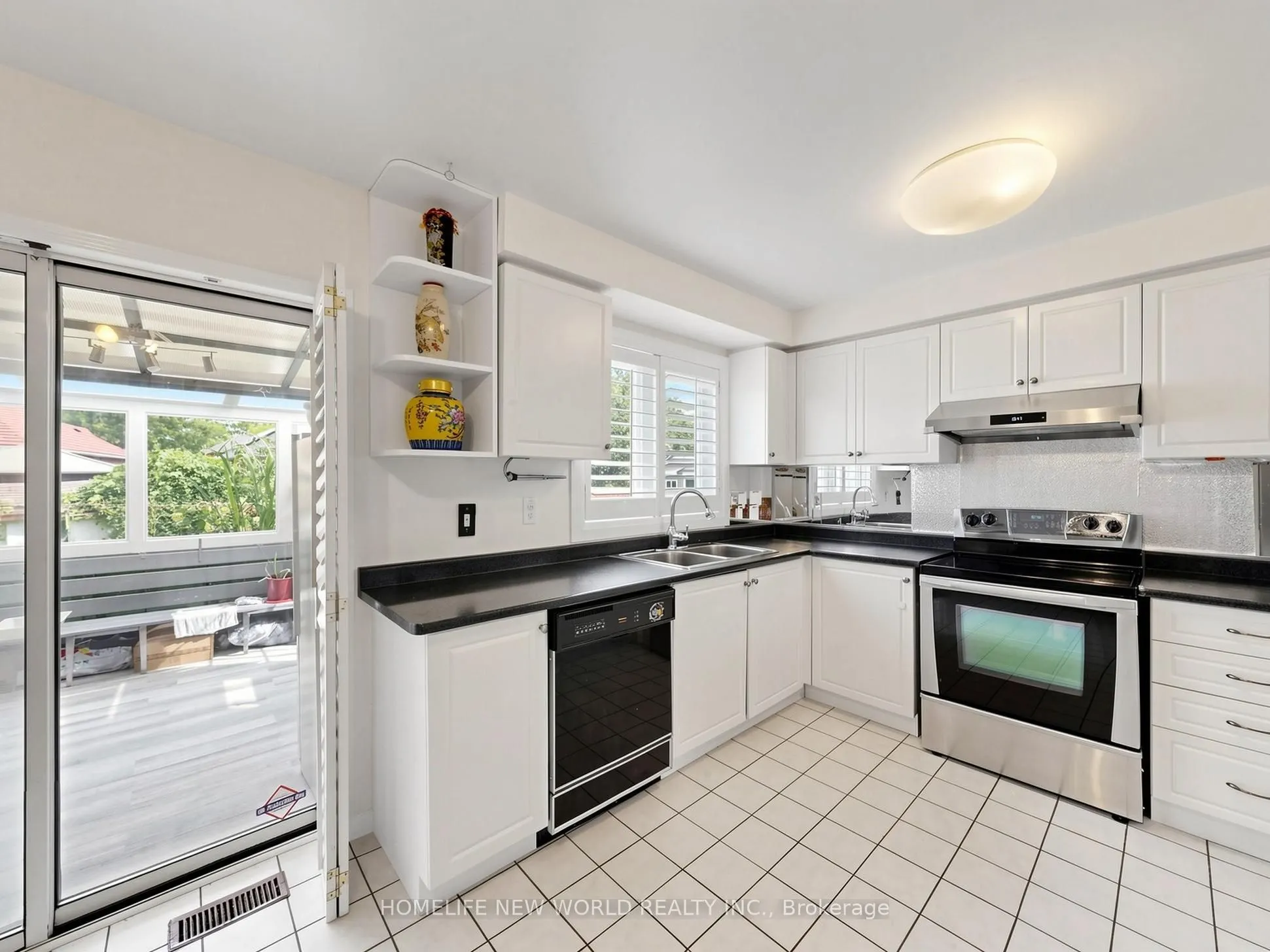 20 Arjay Trail