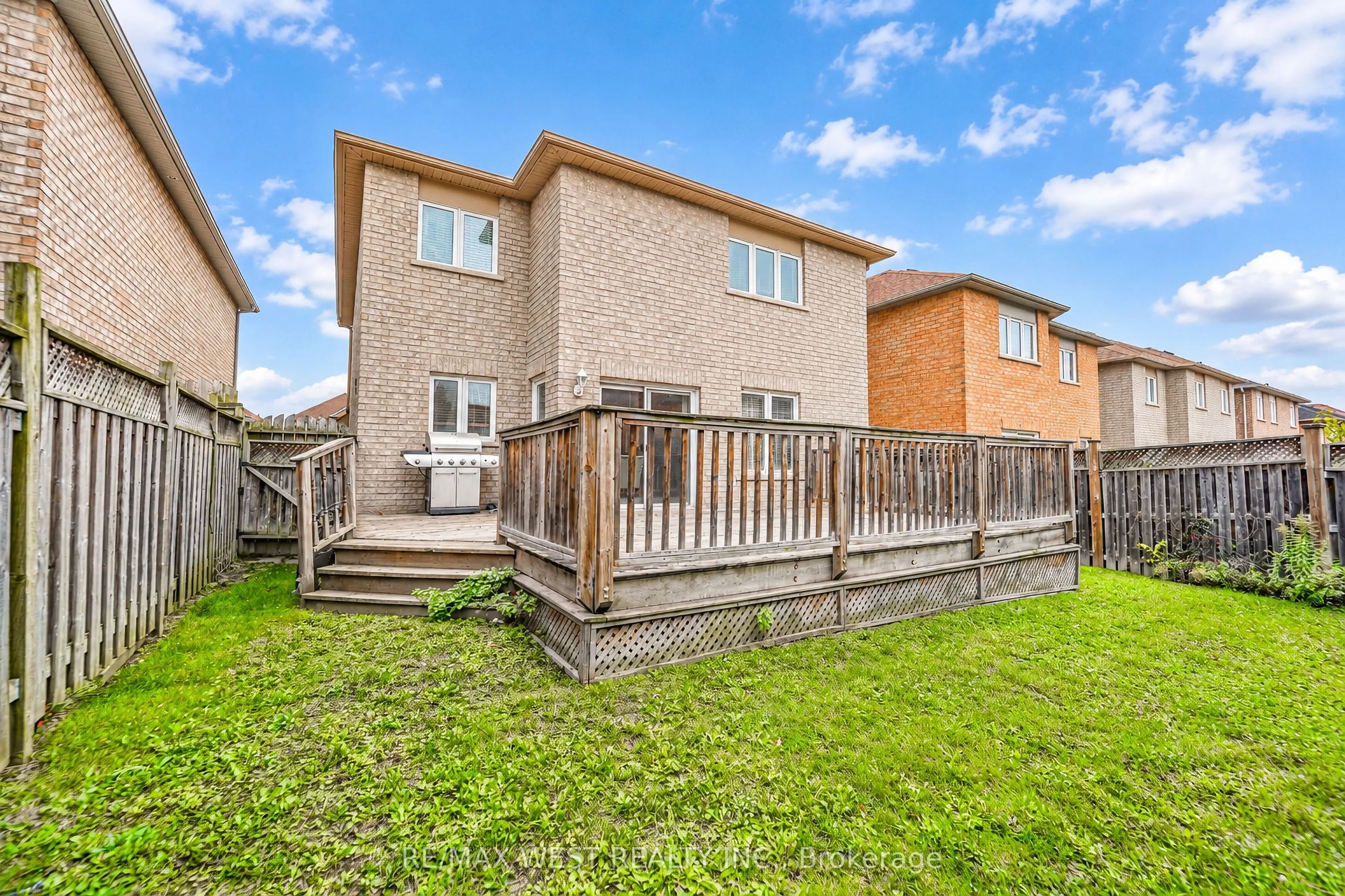 277 QUEEN MARY Drive