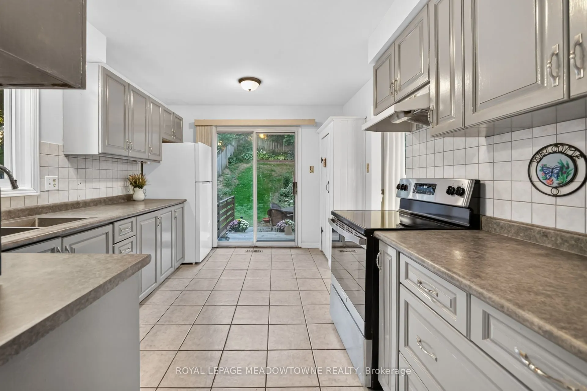 38 Lakeview Court
