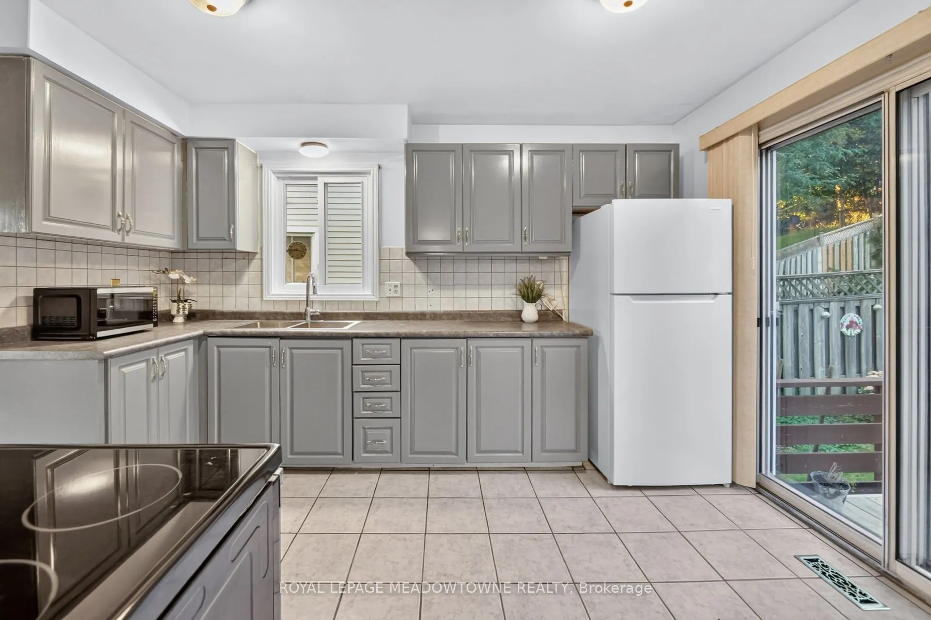 38 Lakeview Court