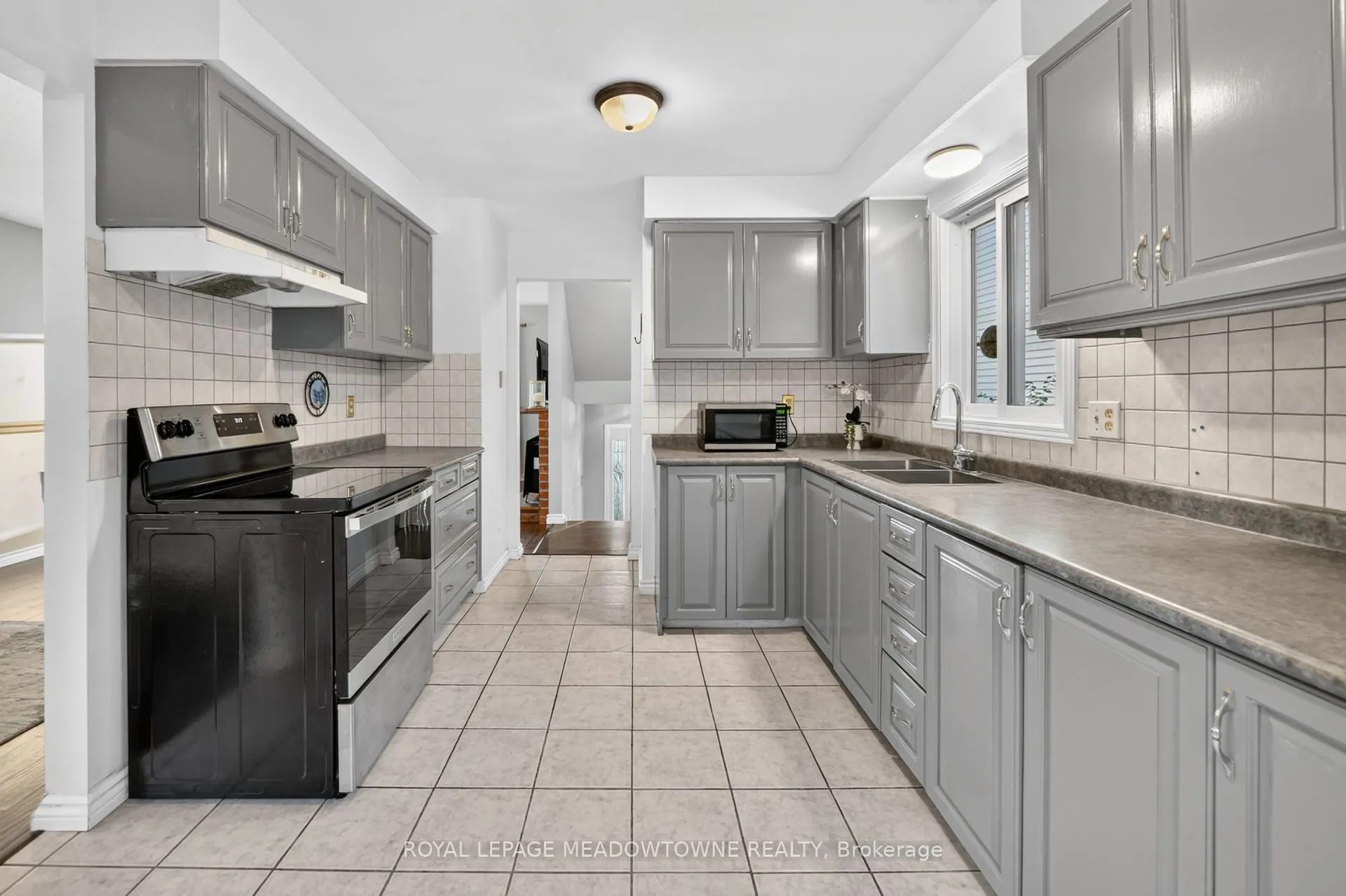 38 Lakeview Court