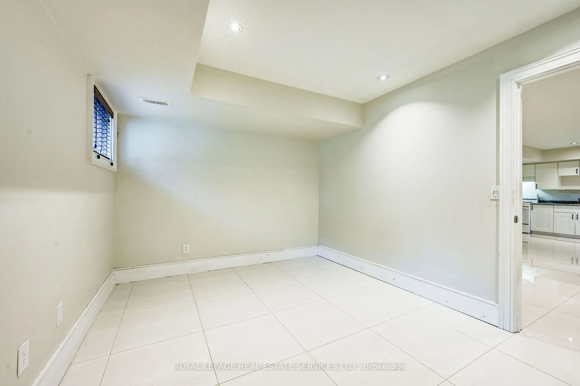 63 Burrows Avenue #L