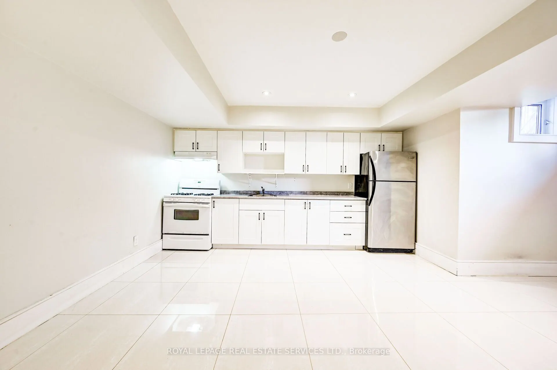 63 Burrows Avenue #L