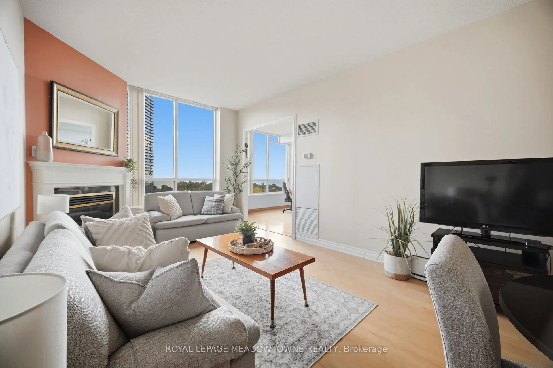 1 Ripley Avenue #816
