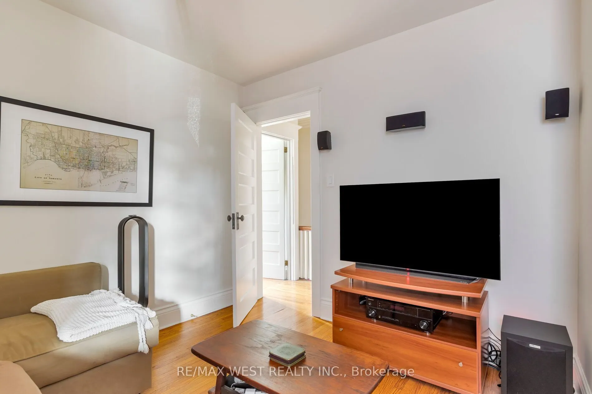 81 Chelsea Avenue