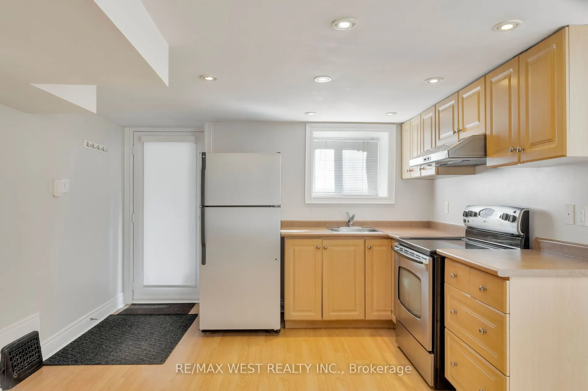 81 Chelsea Avenue