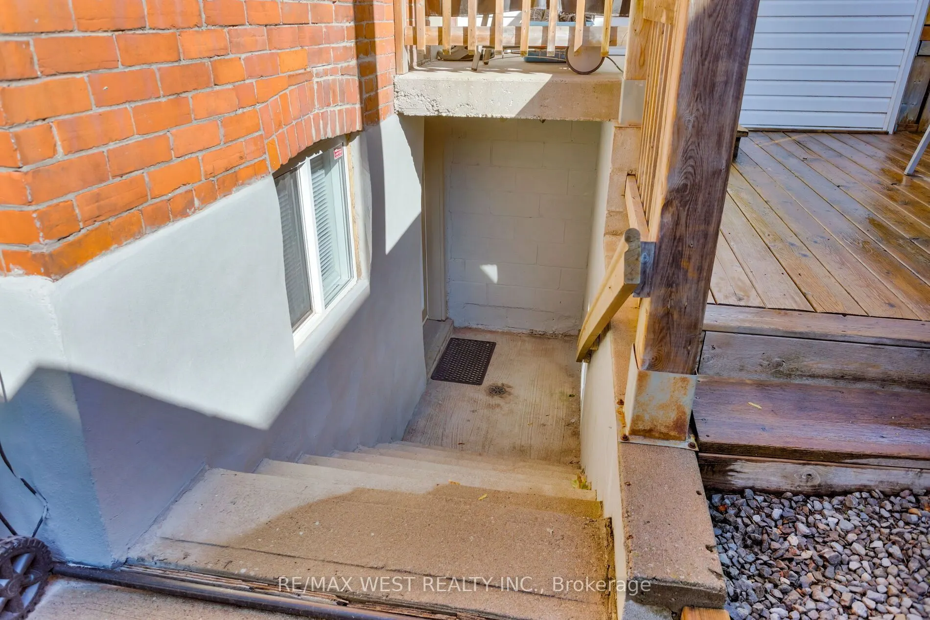 81 Chelsea Avenue