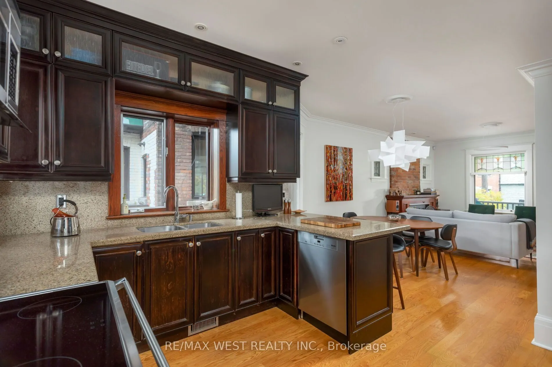 81 Chelsea Avenue
