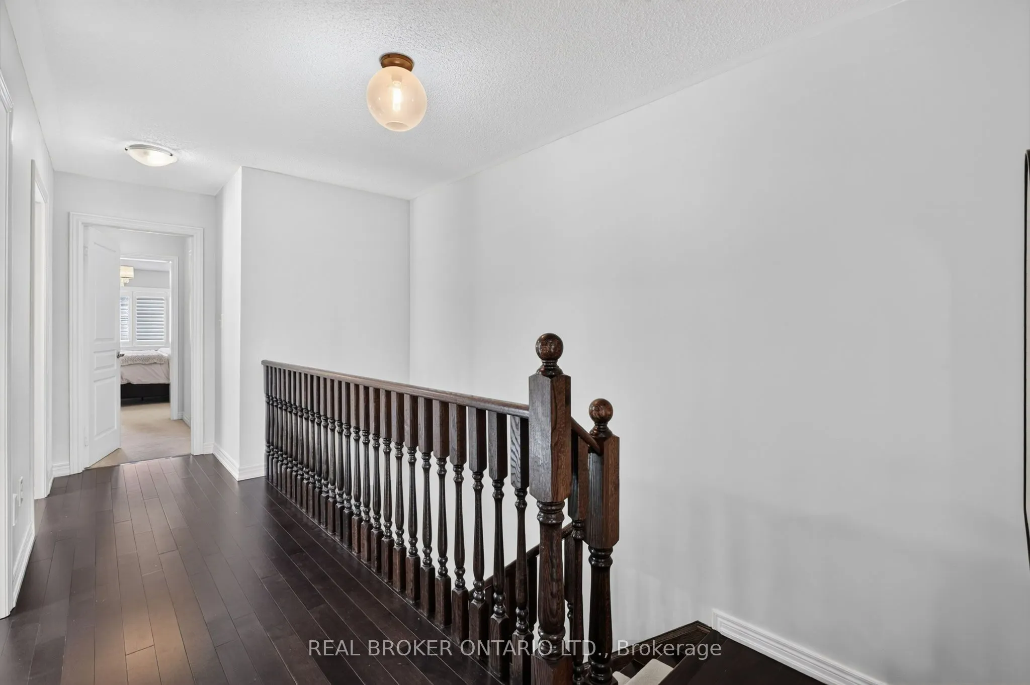 3231 Stoney Crescent