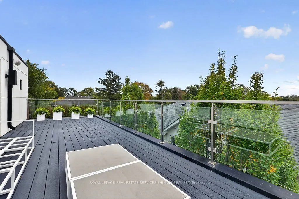 647 Montbeck Crescent