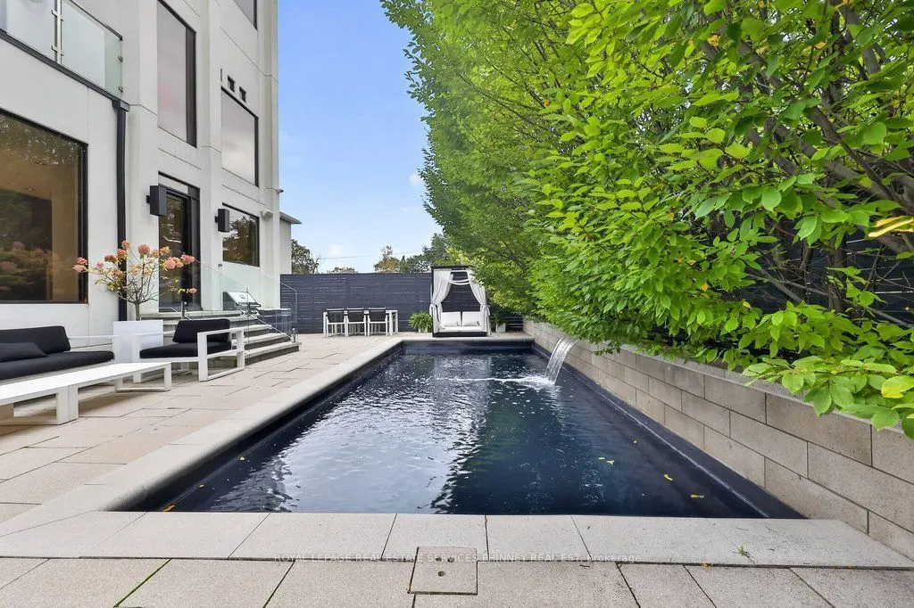 647 Montbeck Crescent