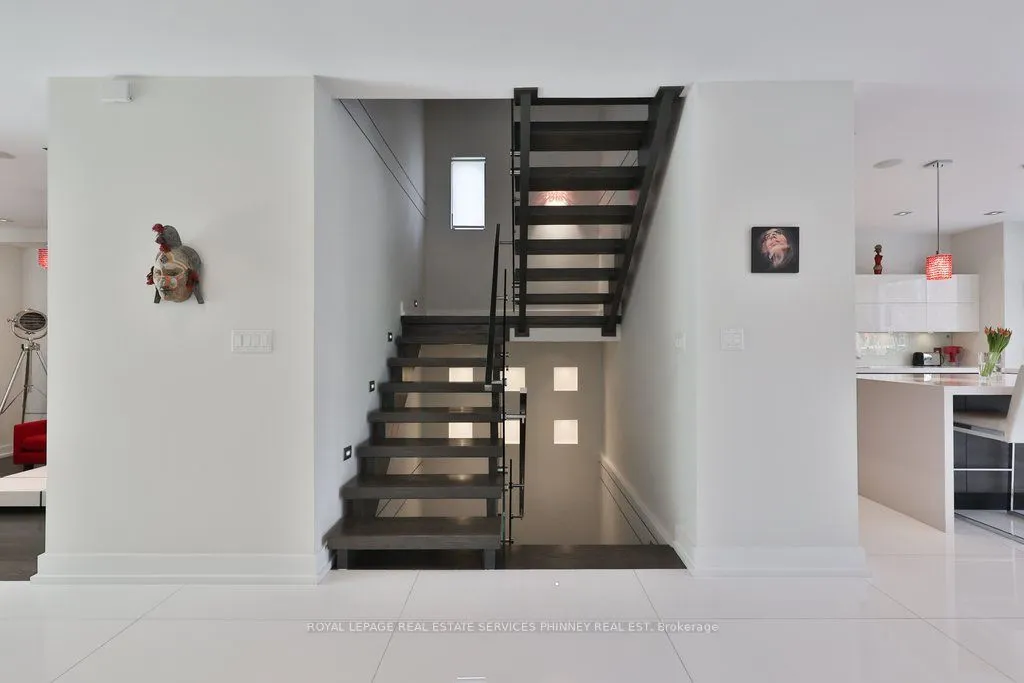647 Montbeck Crescent