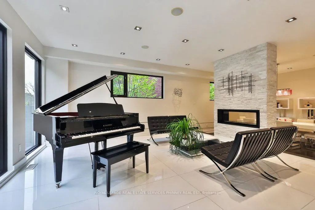 647 Montbeck Crescent