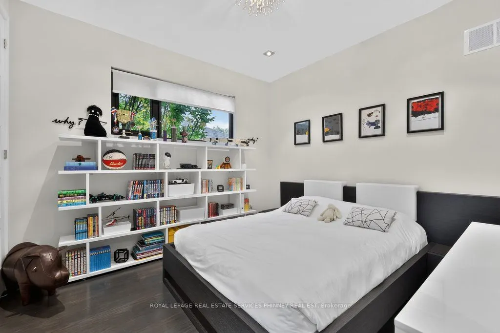 647 Montbeck Crescent