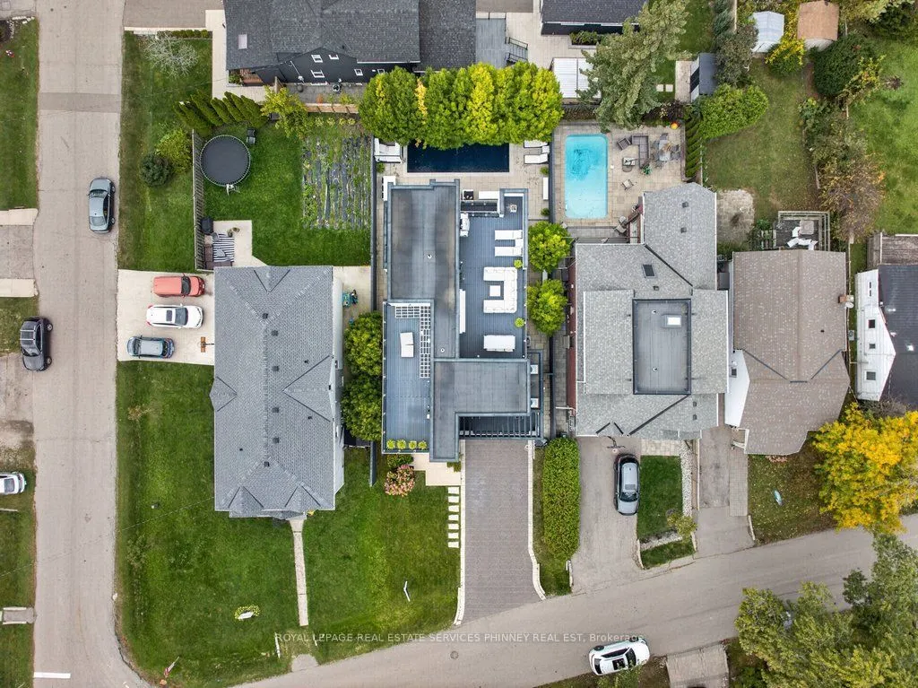 647 Montbeck Crescent