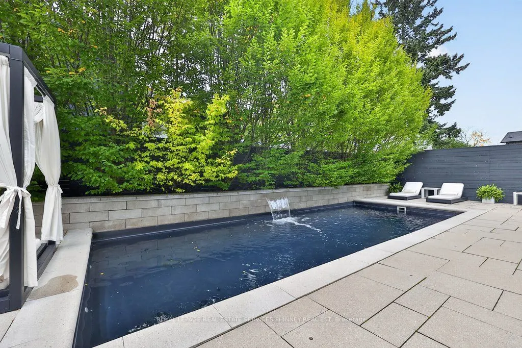 647 Montbeck Crescent
