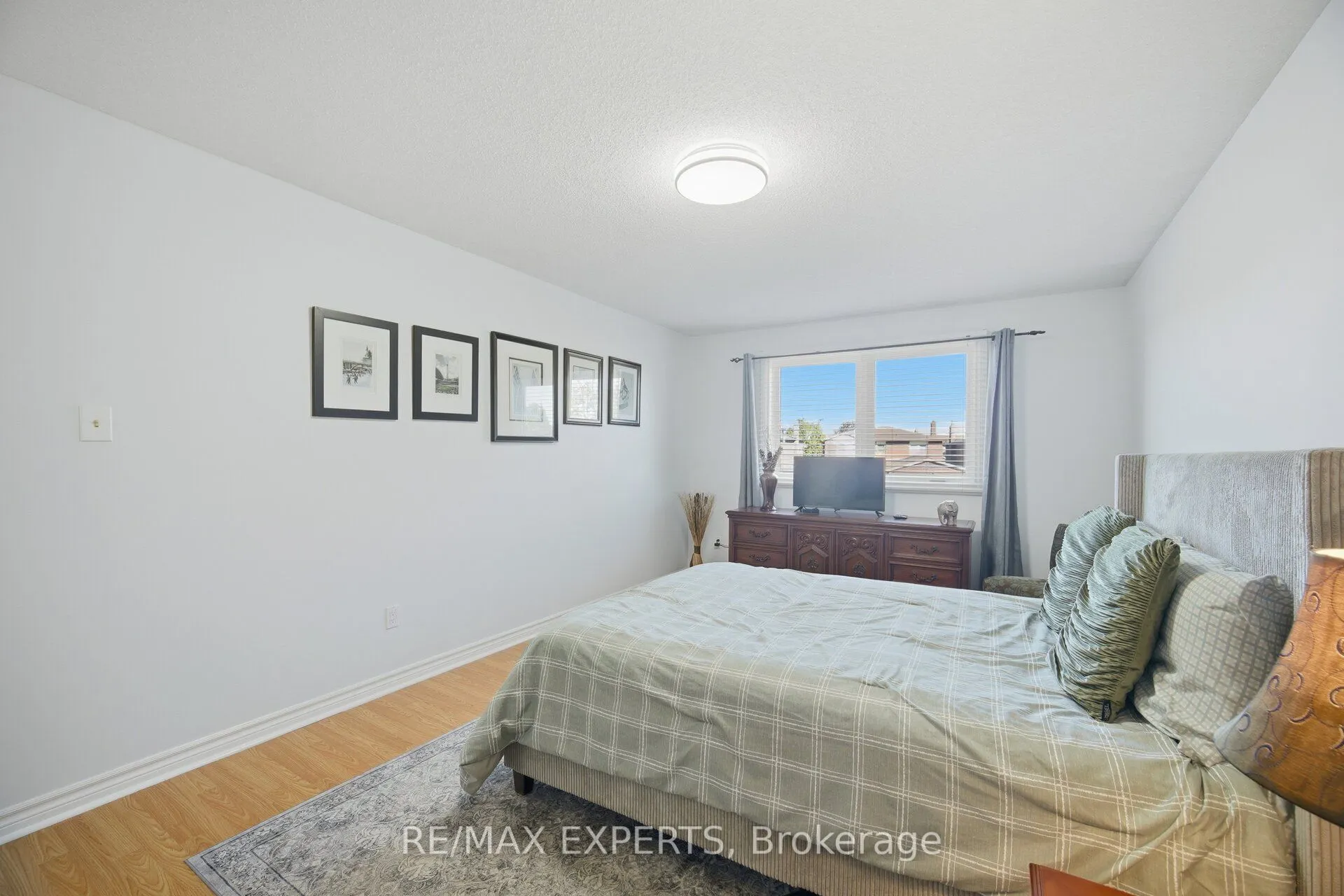 98 De Rose Avenue