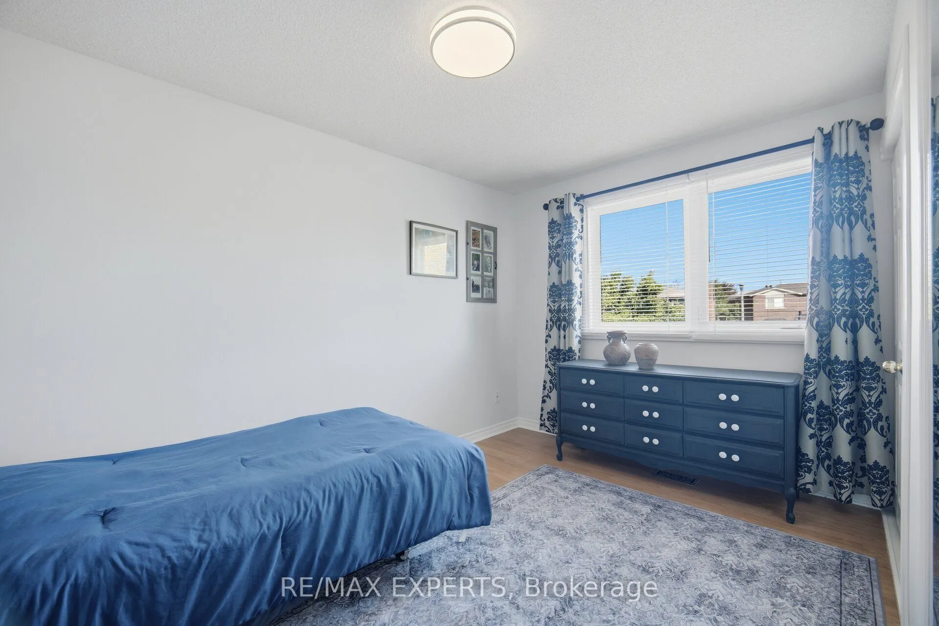 98 De Rose Avenue