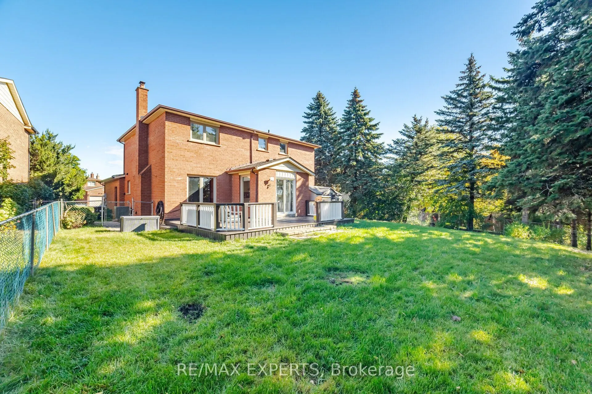 98 De Rose Avenue